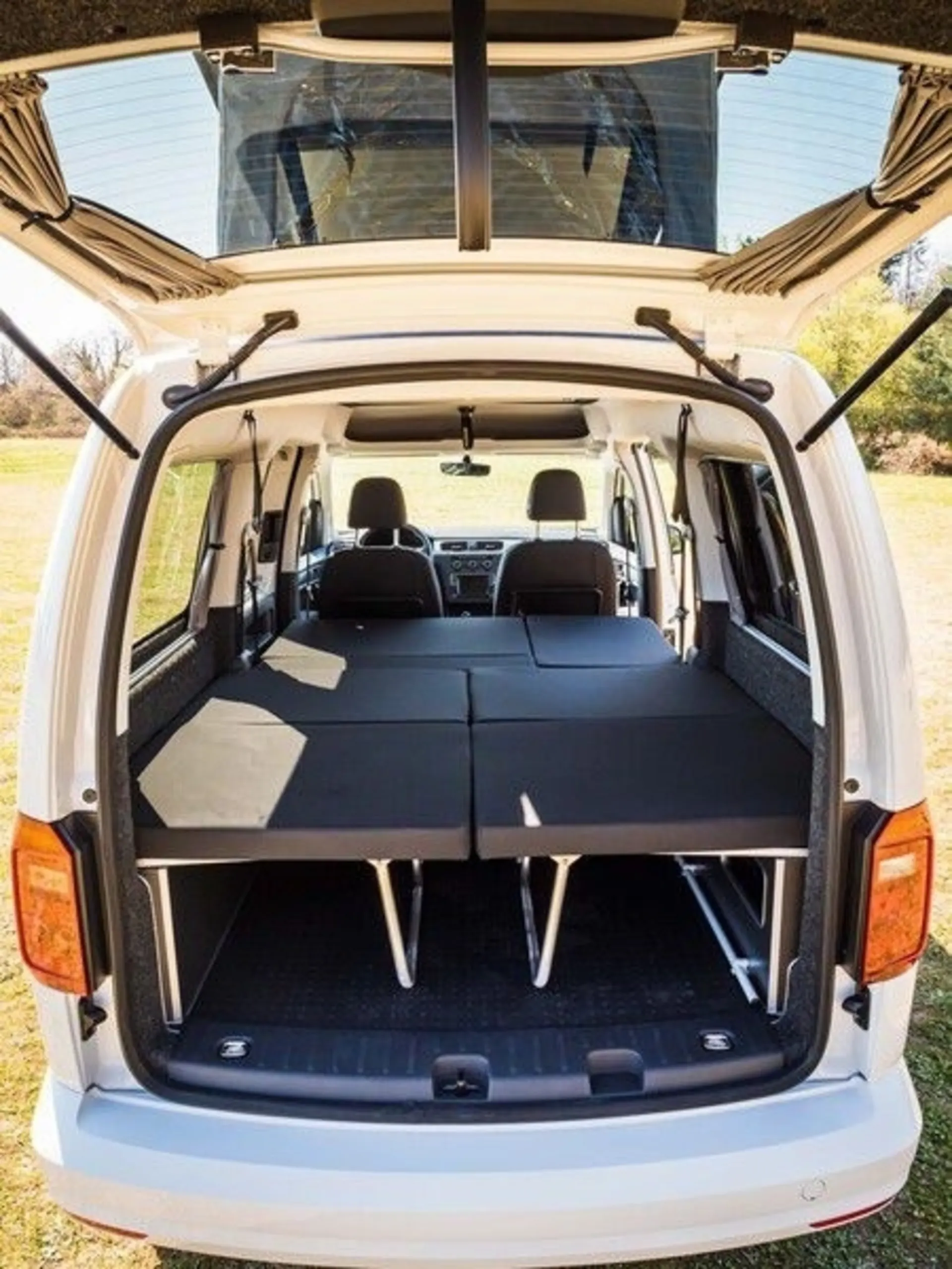 Lit arrière avec banquette rabattable et set de coussins pour VW Caddy Maxi LR Weekender