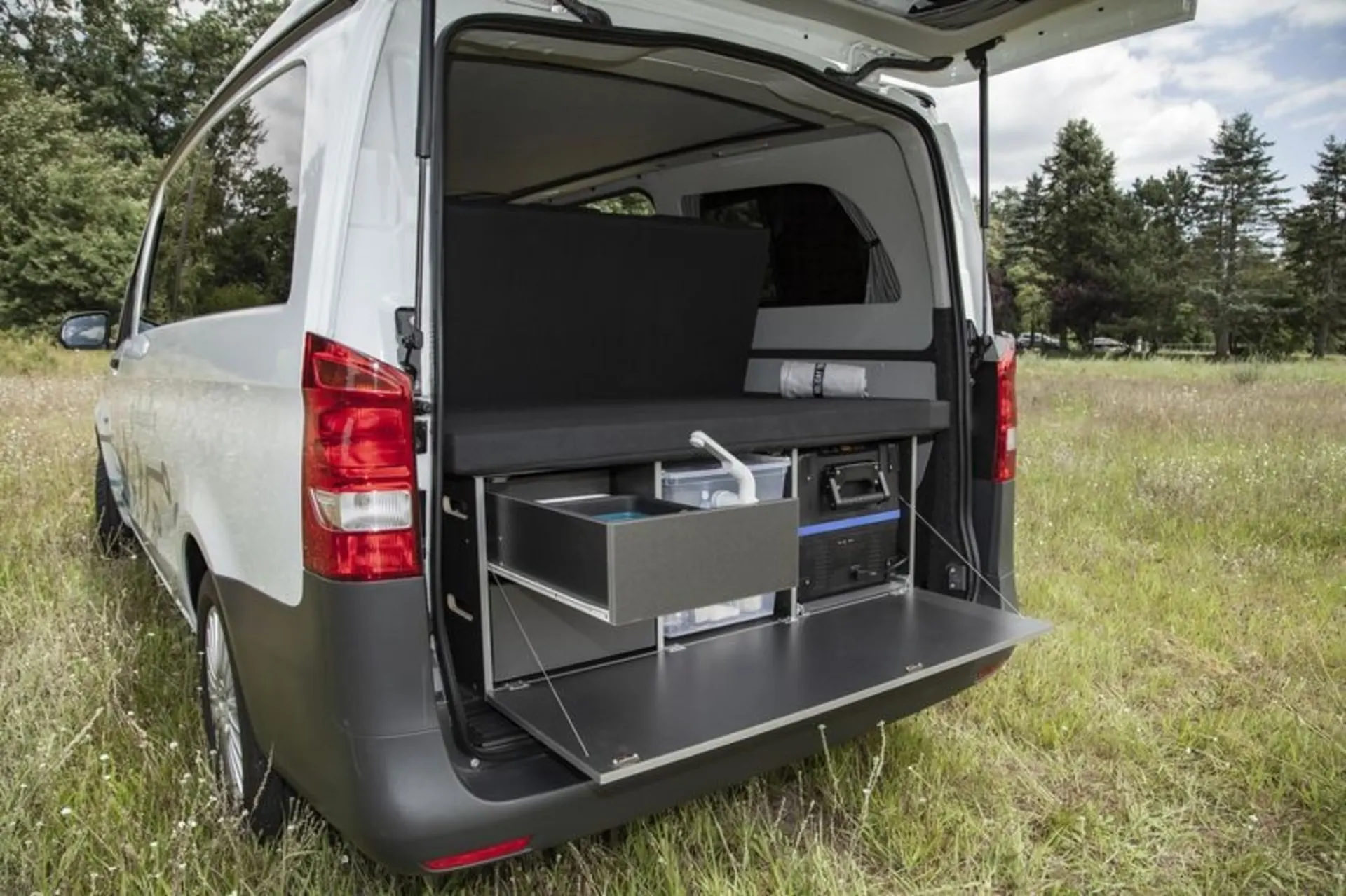 Reimo CampingBox für VW T6.1/T6/T5 und Mercedes Benz Vito mit Weekender Sitzbank