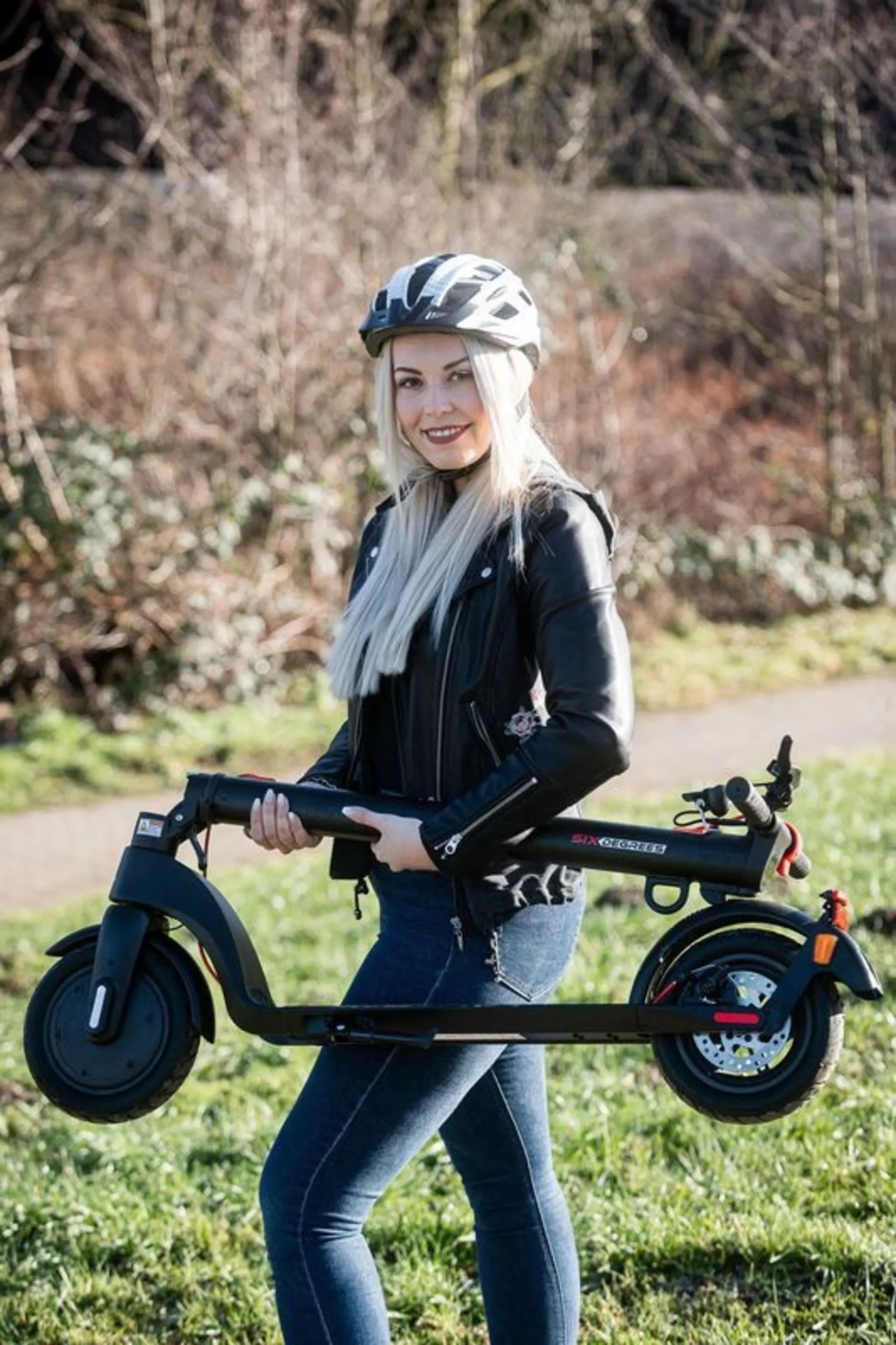 Six Degrees VELO E7 klappbarer E-Scooter / Elektroroller mit Straßenzulassung
