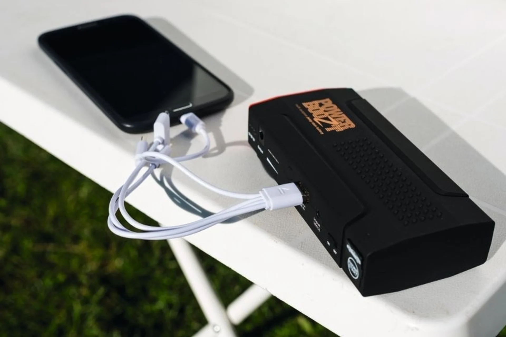 Power Starter Multi-Powerbank: Starthilfe, Ladegerät und Powerbank mit max, 600A Startstrom