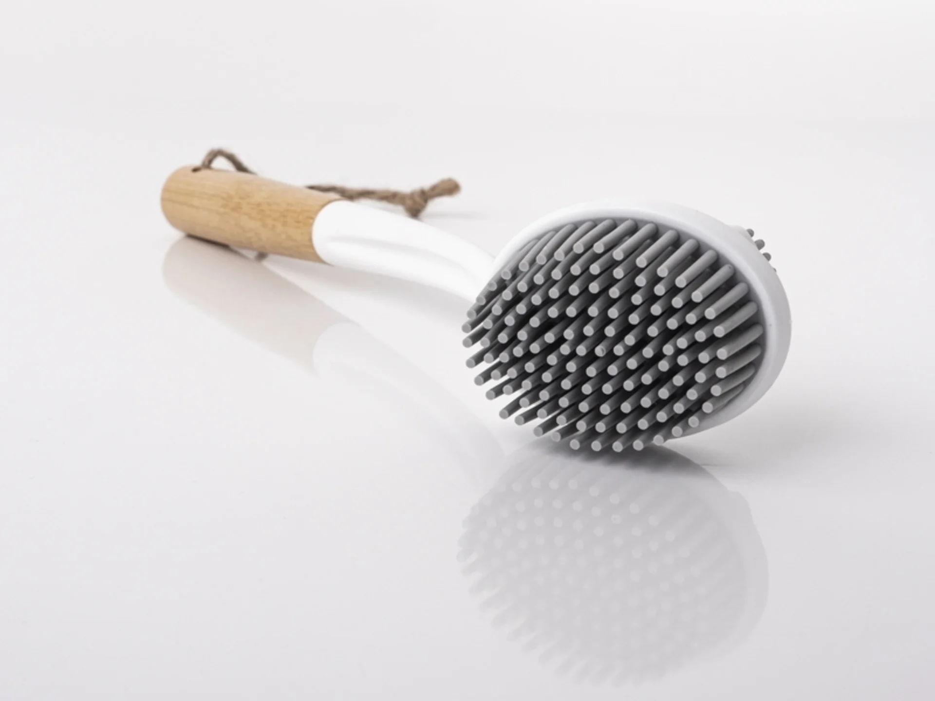 Avec poignée en bambou