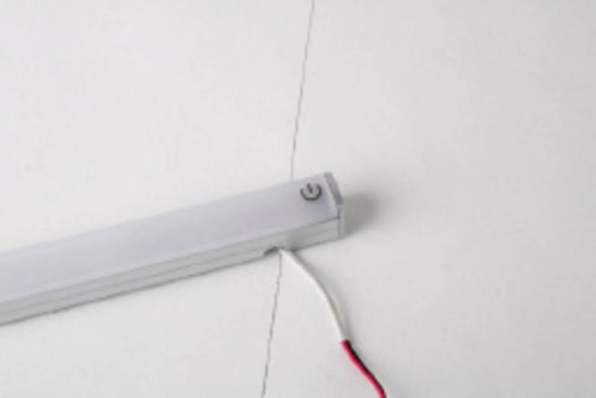 Lichtschiene mit Touch-Sensor und 27 LED's