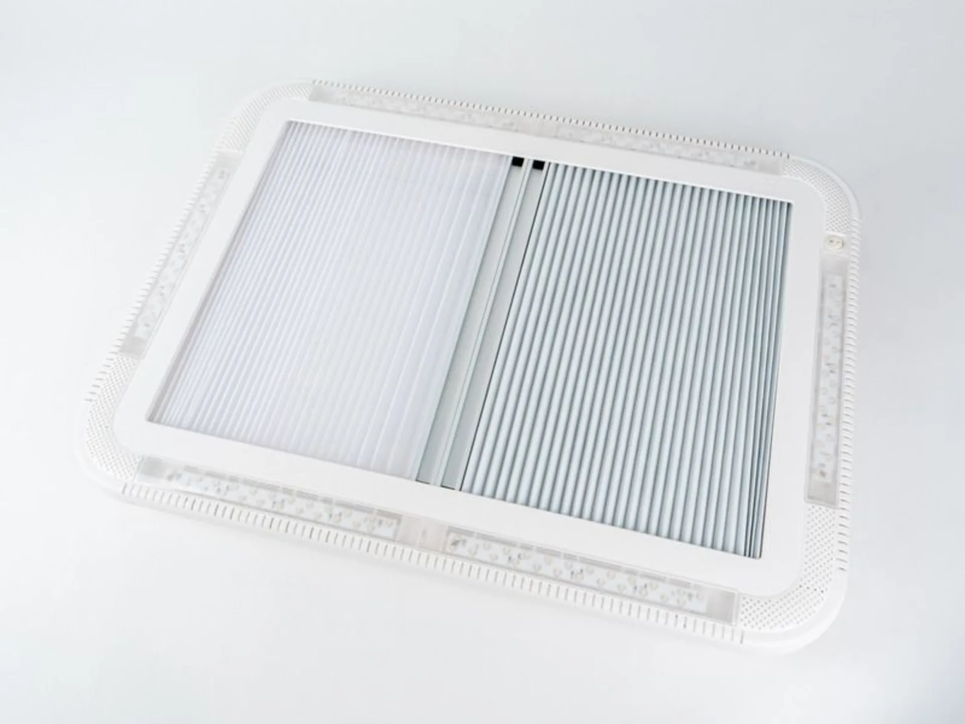 Dachhaube 700x500 mm mit Zwangsbelüftung + LED's
