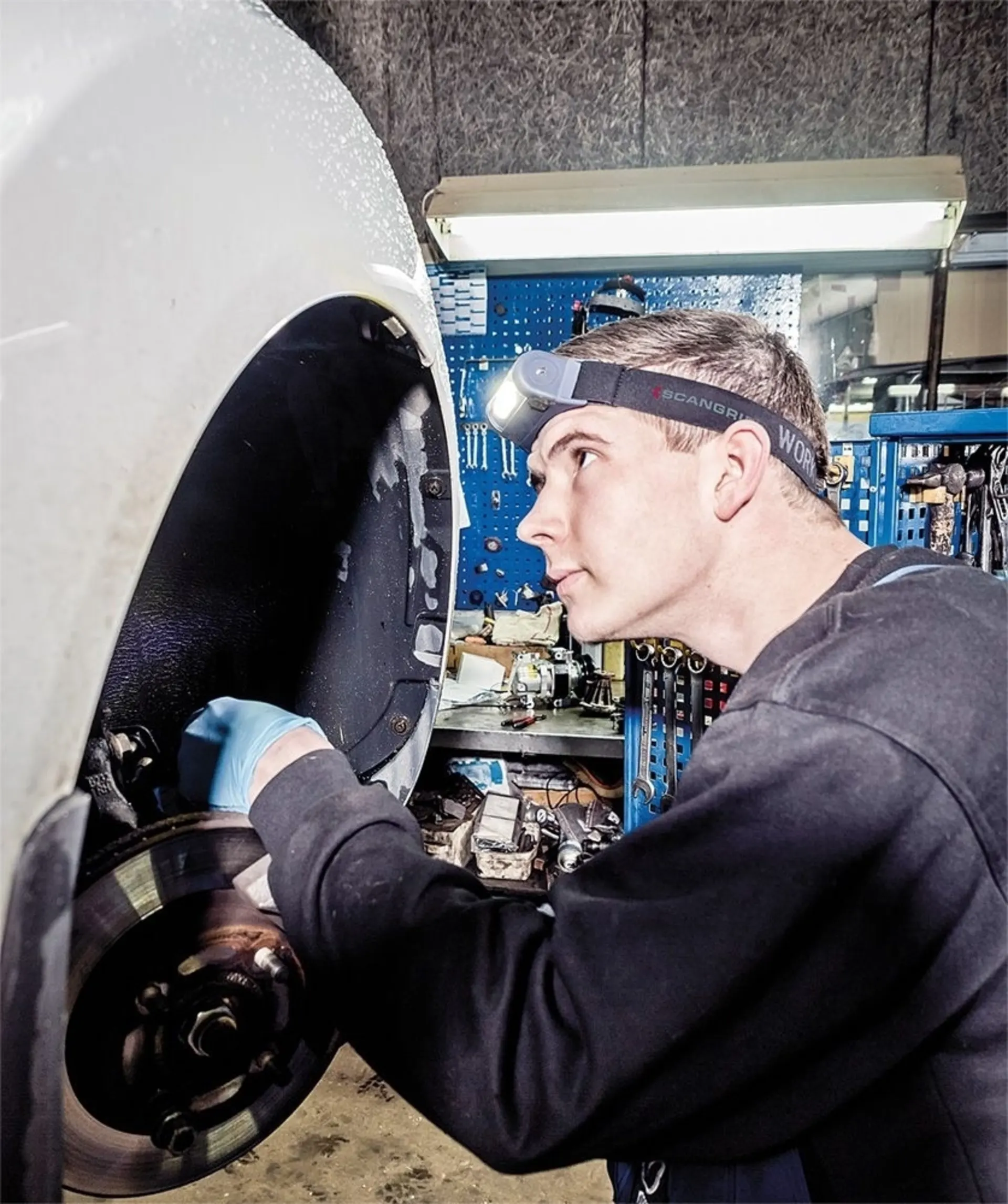 SCANGRIP - LED-Stirnlampe mit Ein-/Aus-Bewegungssensor