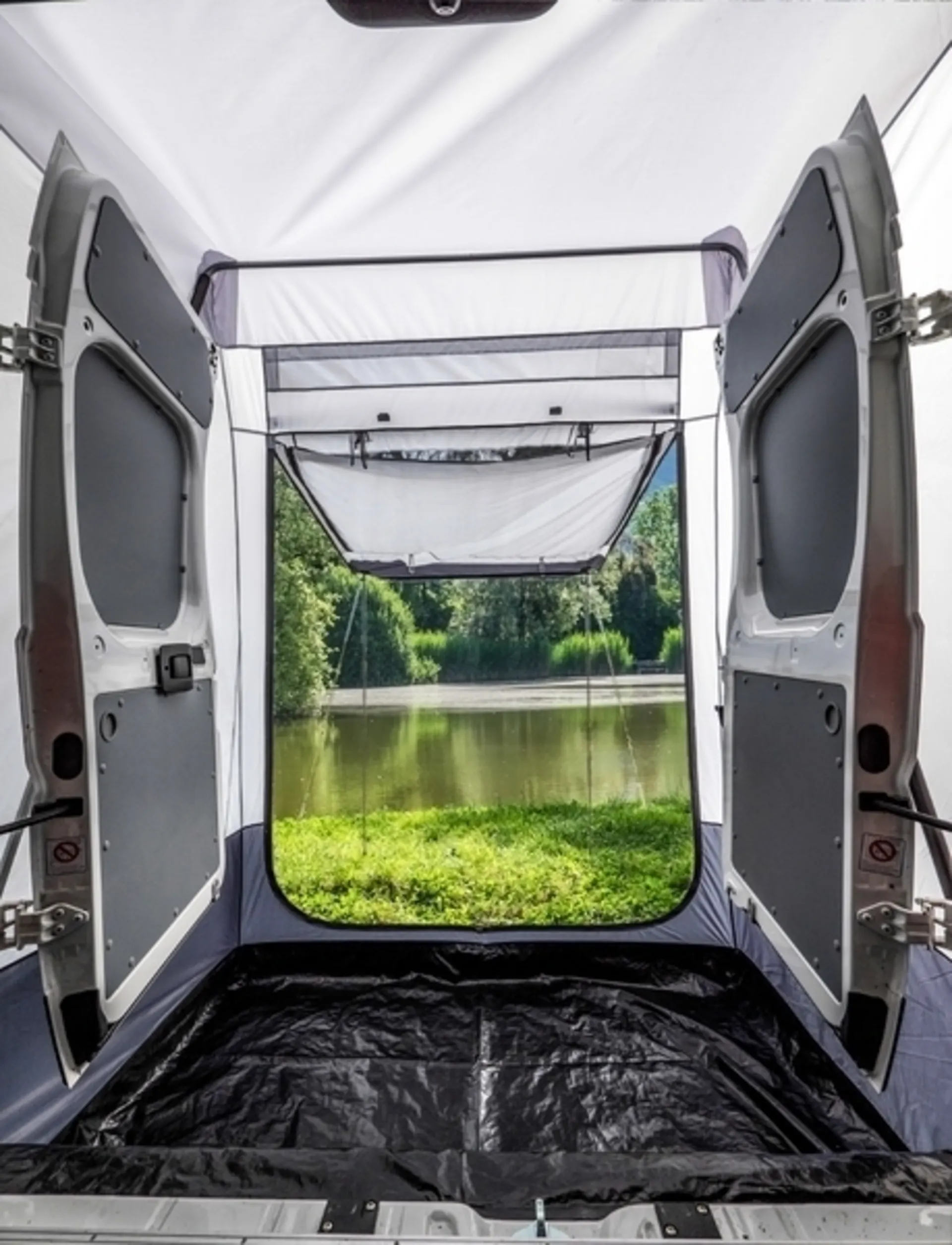 DUCATISSIMO PREMIUM Tente arrière pour Fiat Ducato et véhicules similaires avec portes battantes DUCATISSIMO PREMIUM Tente arrière pour Fiat Ducato et véhicules similaires avec portes battantes