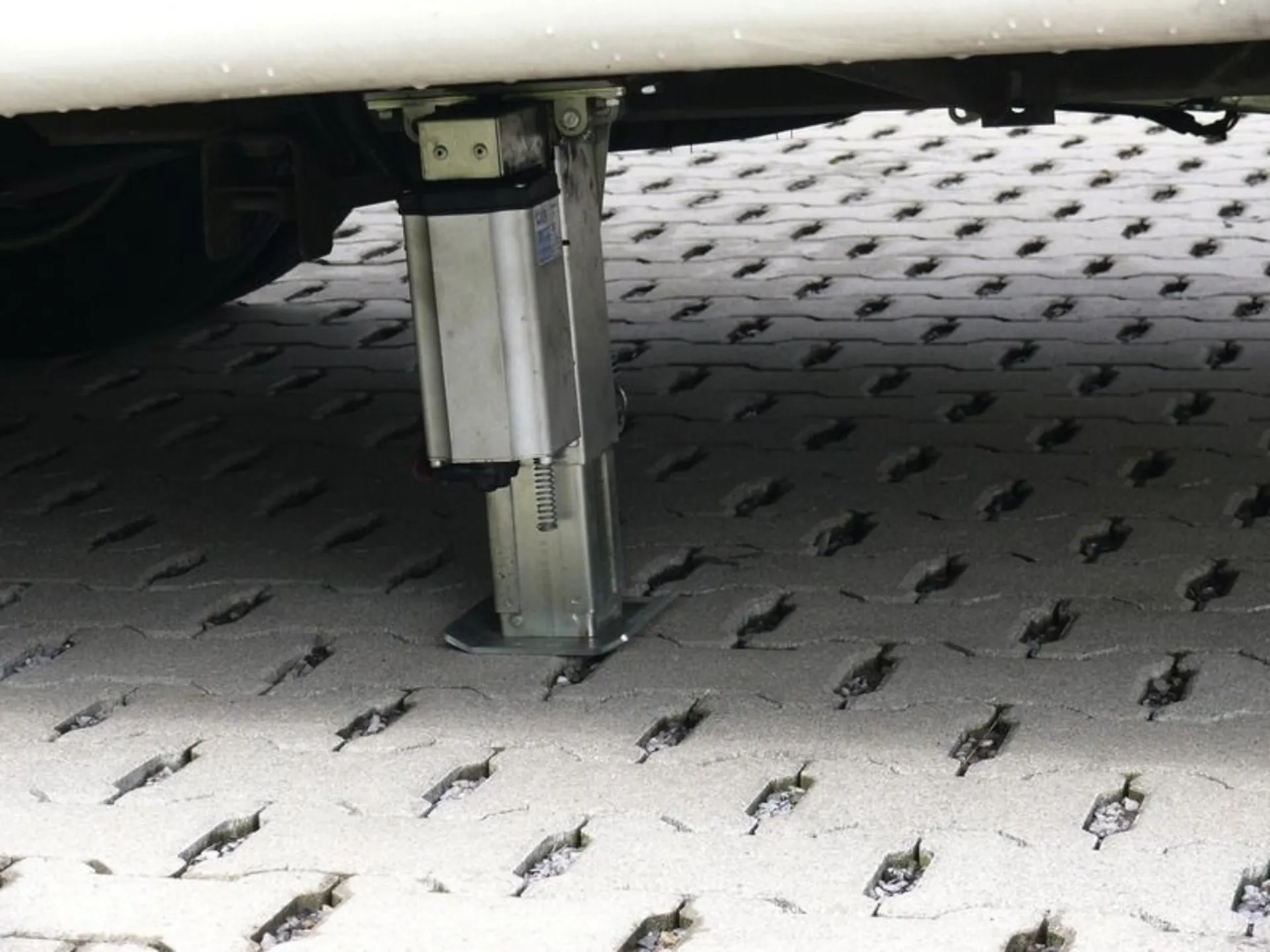 Autolift 4-Stützanlage mit vollautomatischer Steuerung bis 5500kg Gesamtgewicht