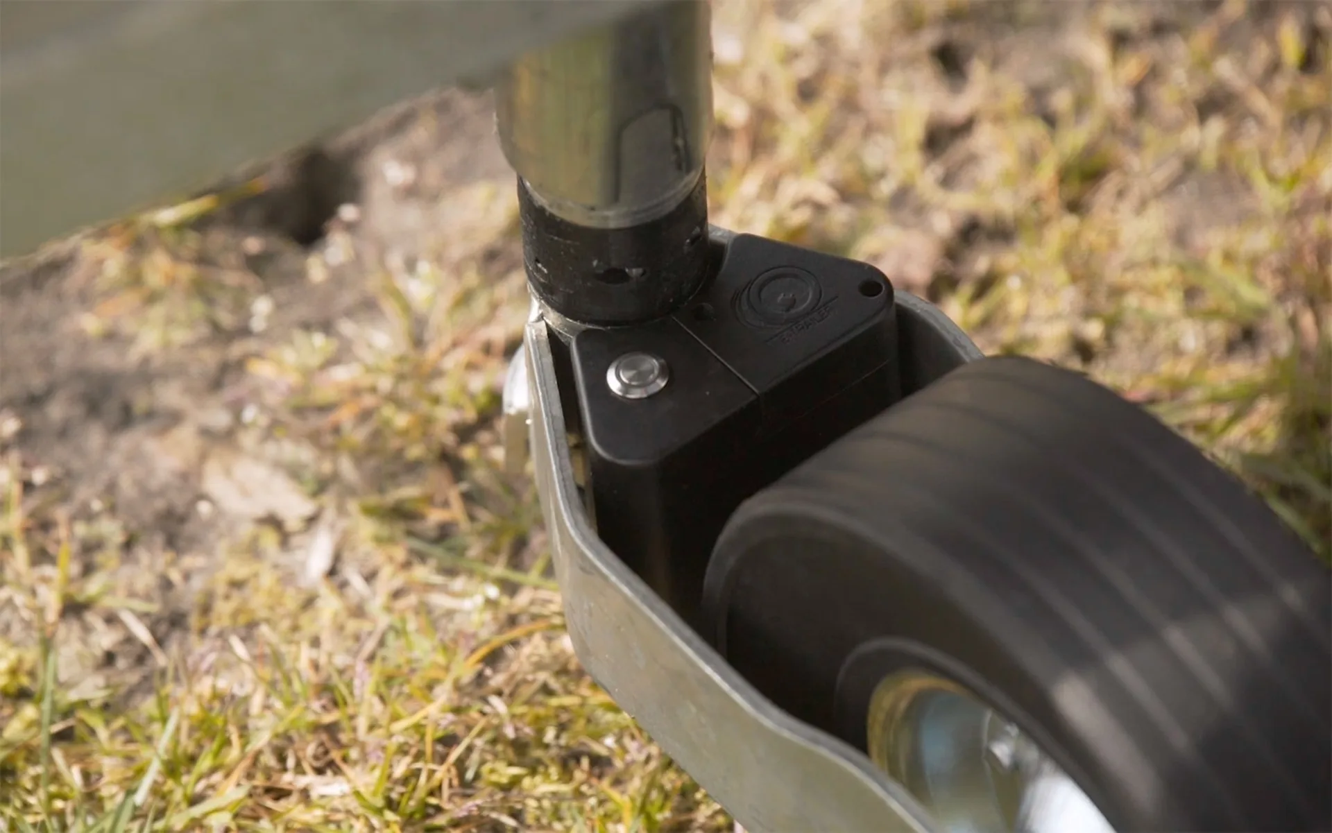 E-Trailer E-Load Capteur de charge d'appui pour le système Smart Trailer, roue d'appui incluse