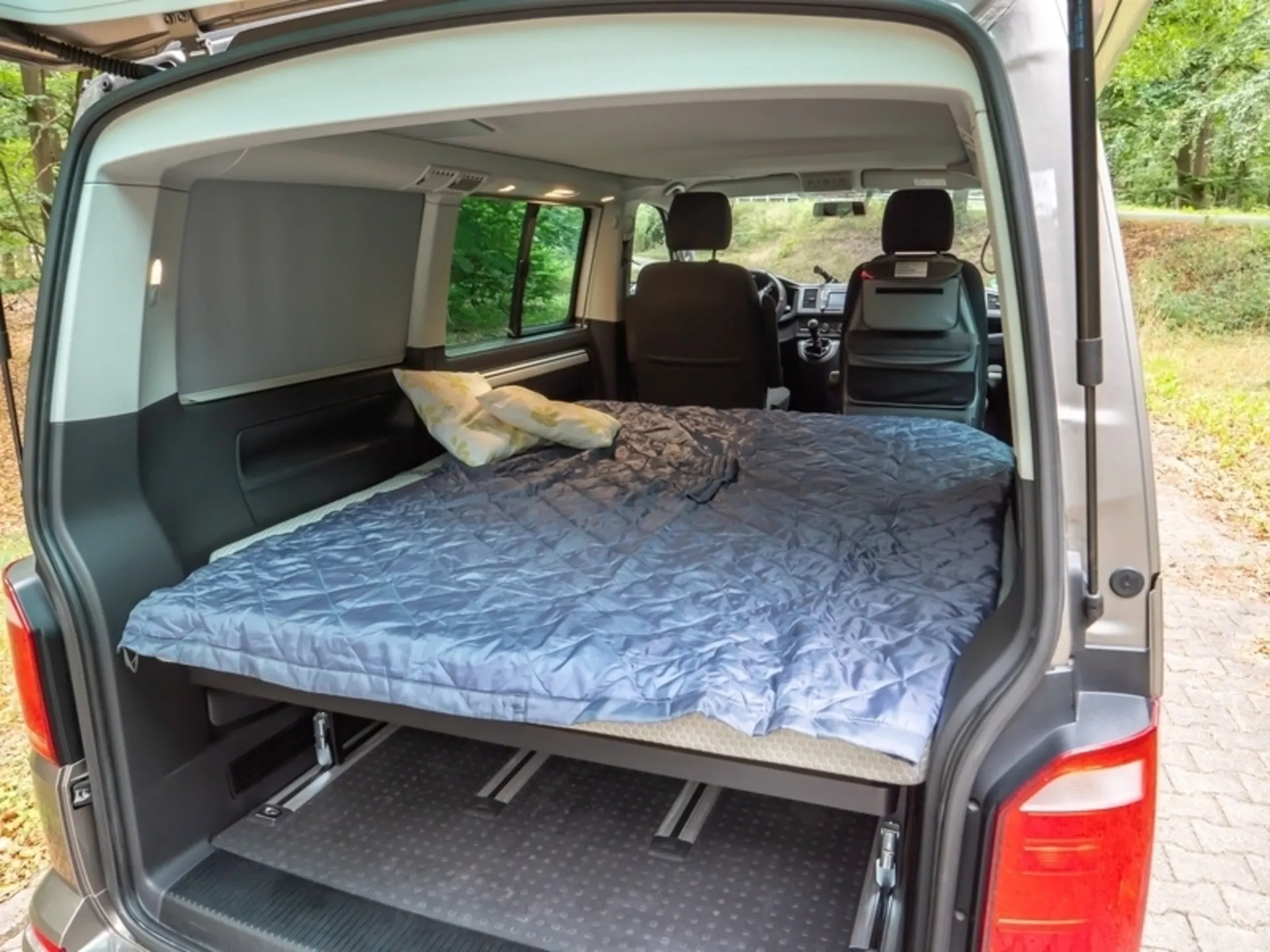 Reimo Komfortbett für VW T6.1 / T6 / T5 Multivan und California Beach
