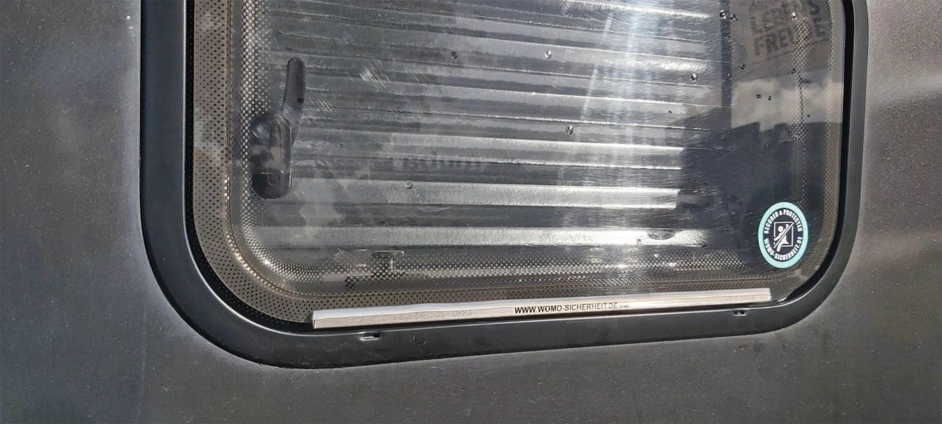 Profilé de sécurité Womo SP7-90 pour les fenêtres Dometic / Seitz S7 / S7P / S7Z