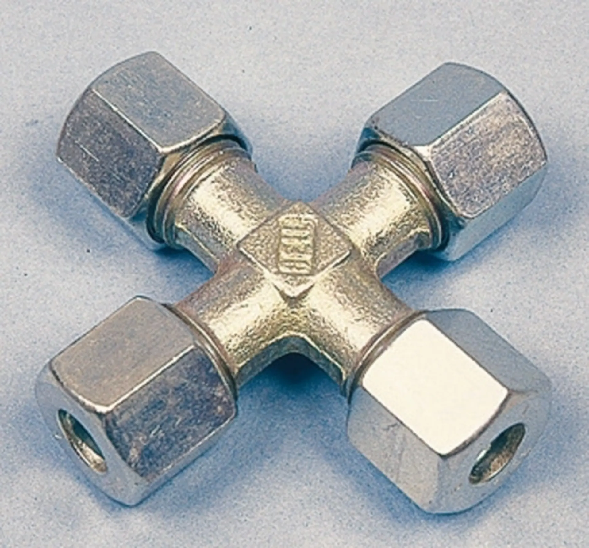 Schneidringverschrau- bung Kreuz 8mm Schneidringverschrau- bung Kreuz 8mm