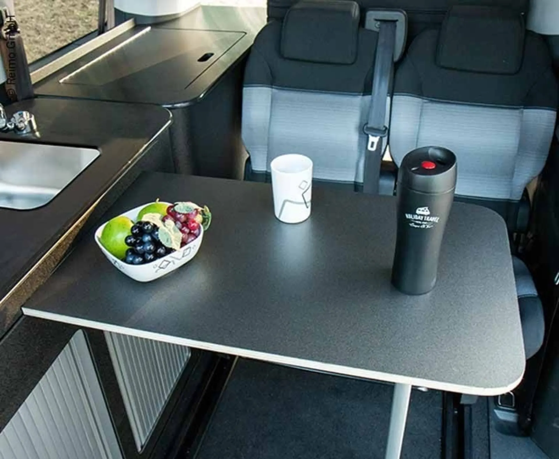 Citroen Spacetourer Installation de table avec support mural et pied de table rabattable