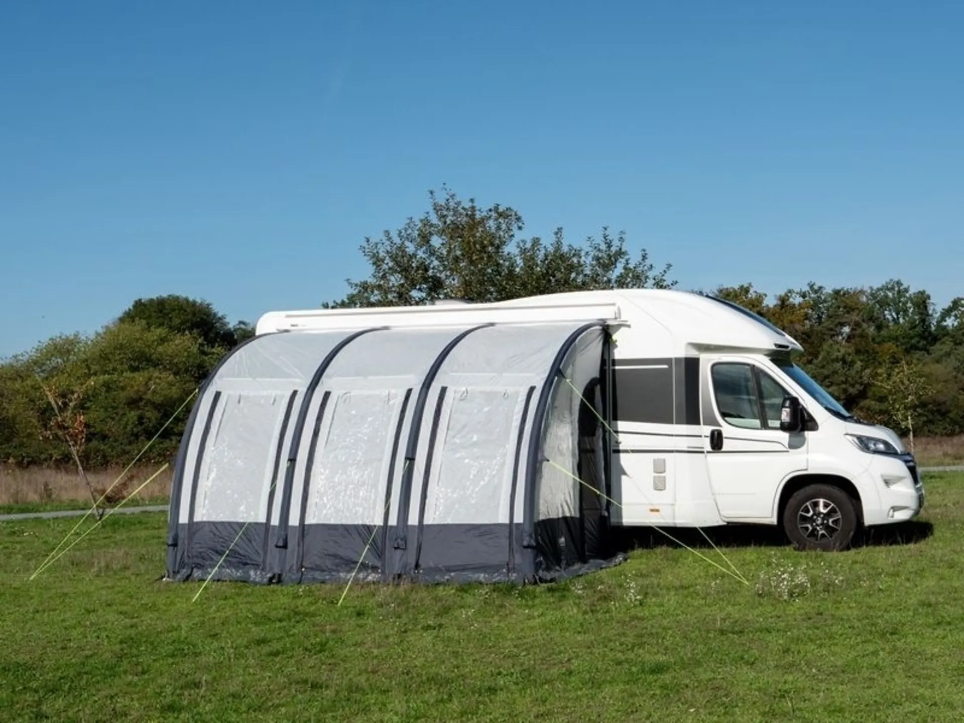 Schnellaufbau-Luftzelt CASA AIR II für Reisemobile mit Anbauhöhe von 260-280 cm