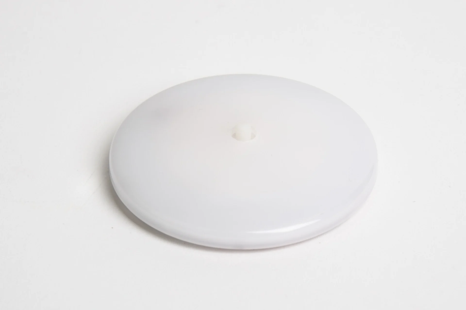 Applique murale et plafonnier LED Carbest au design rond avec lumière blanche opale (75 mm) Applique murale et plafonnier LED Carbest au design rond avec lumière blanche opale (75 mm)