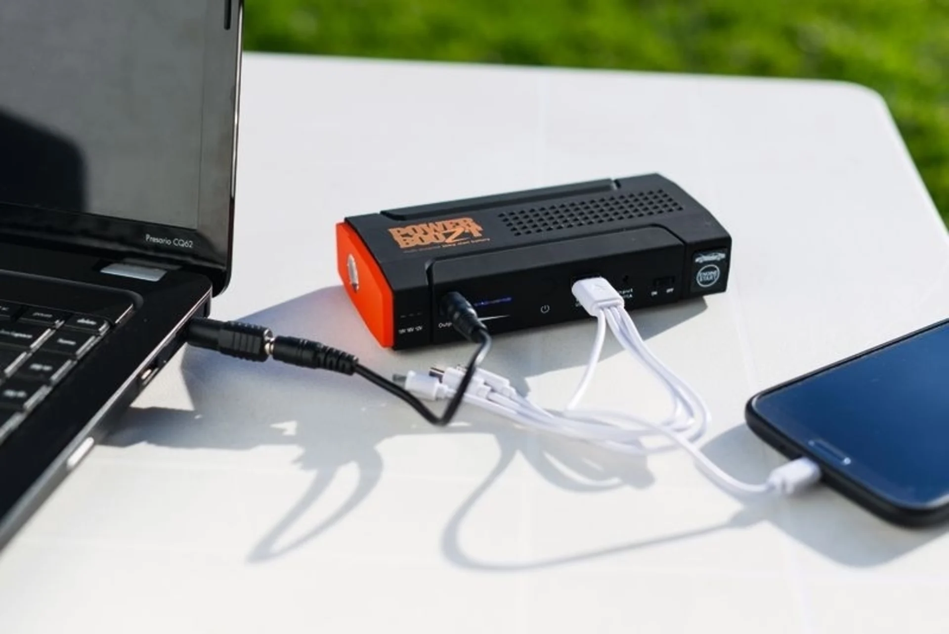 Power Starter Multi-Powerbank: Starthilfe, Ladegerät und Powerbank mit max, 600A Startstrom