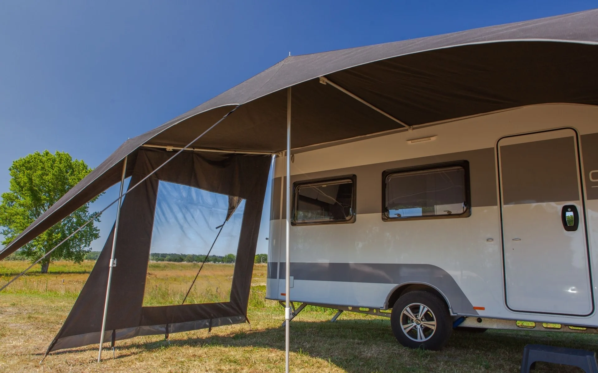 Campooz Caravanning Trekking Seitenwand mit Fenster schwarz Campooz Caravanning Trekking Seitenwand mit Fenster schwarz