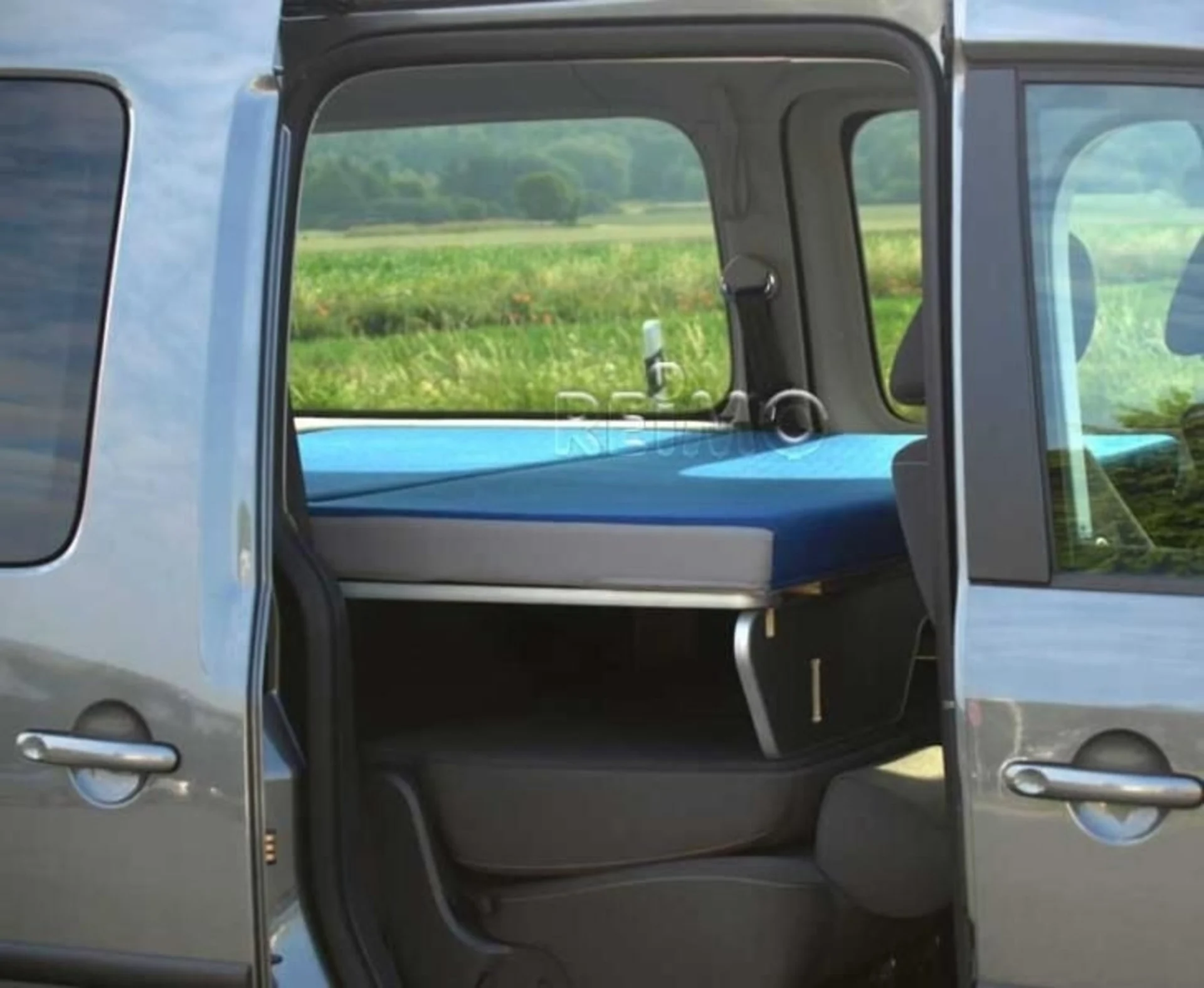 VW Caddy Maxi Bettsystem mit Polstern und Bezügen