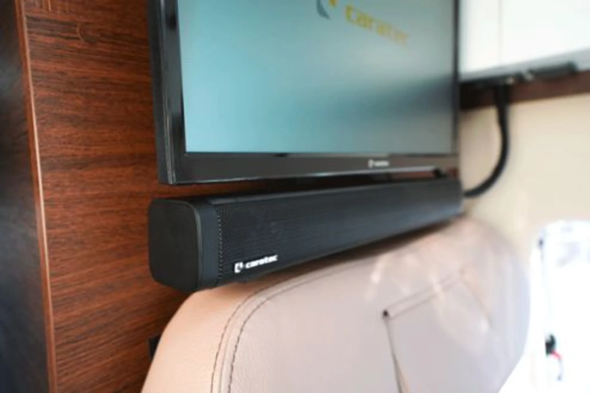 Caratec CAS102 Audio Soundbar für Wohnmobil-TV-Geräte / Smartphone mit Klinkenstecker inklusive TV Halterung