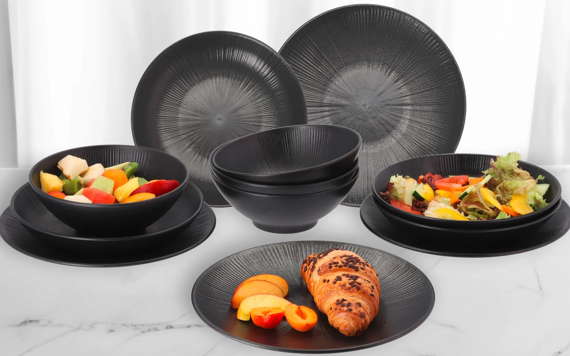 Camplife Izma Geschirr-Set 12-tlg. schwarz für 4 Personen