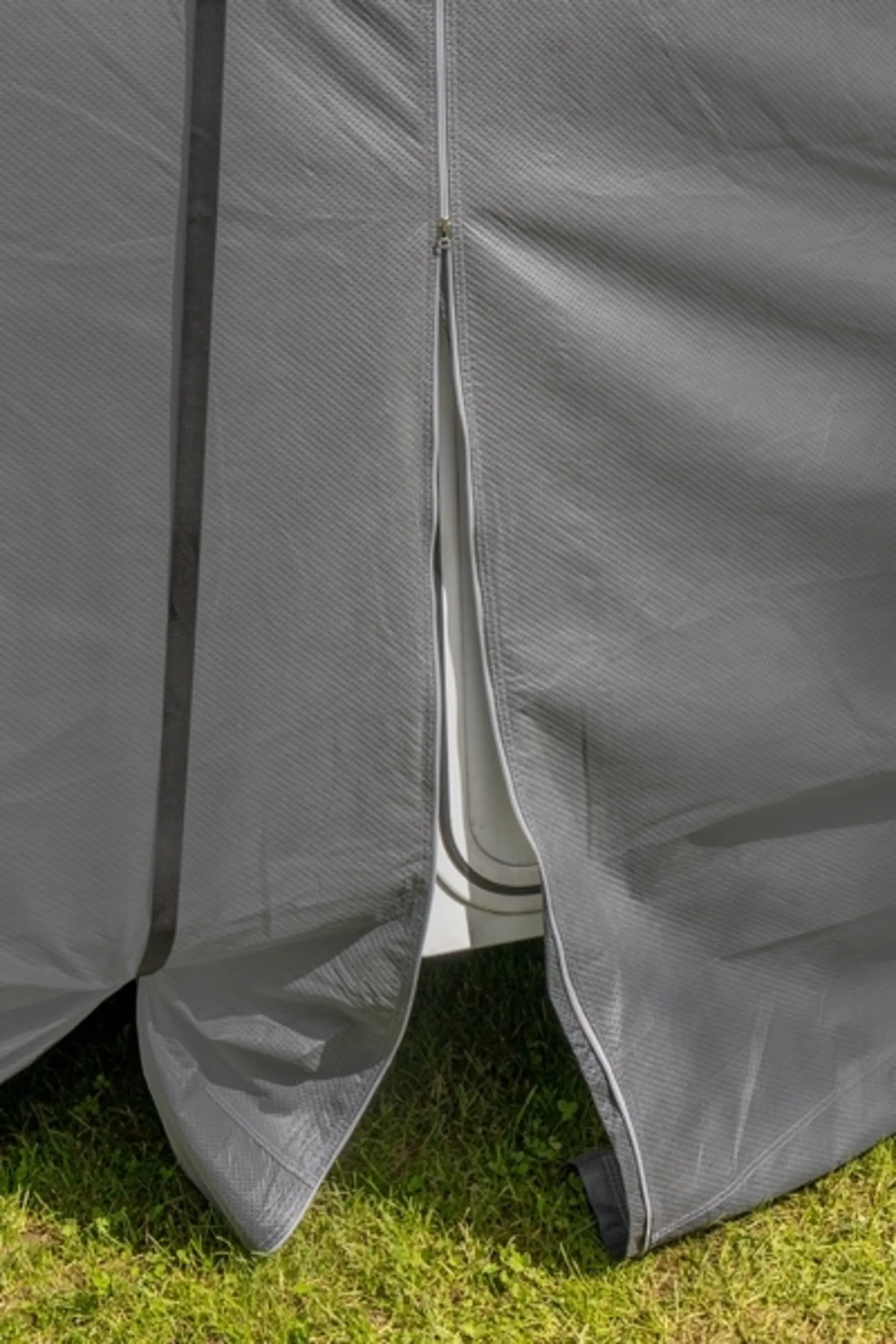 Reisemobil Schutzhülle L700cm B240cm H270cm, grau, TYVEK