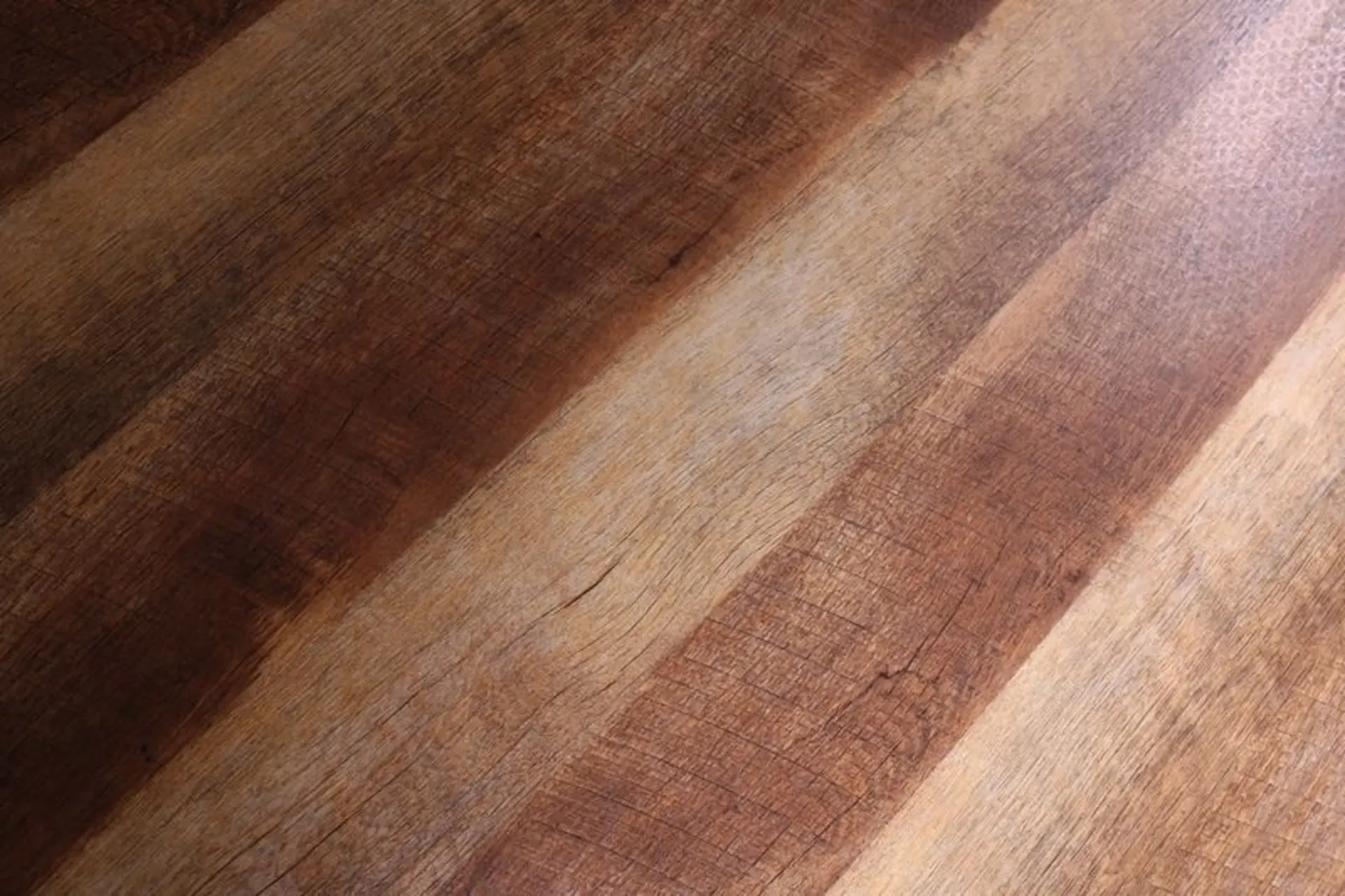 Plateaux de table à l'aspect bois très tendance