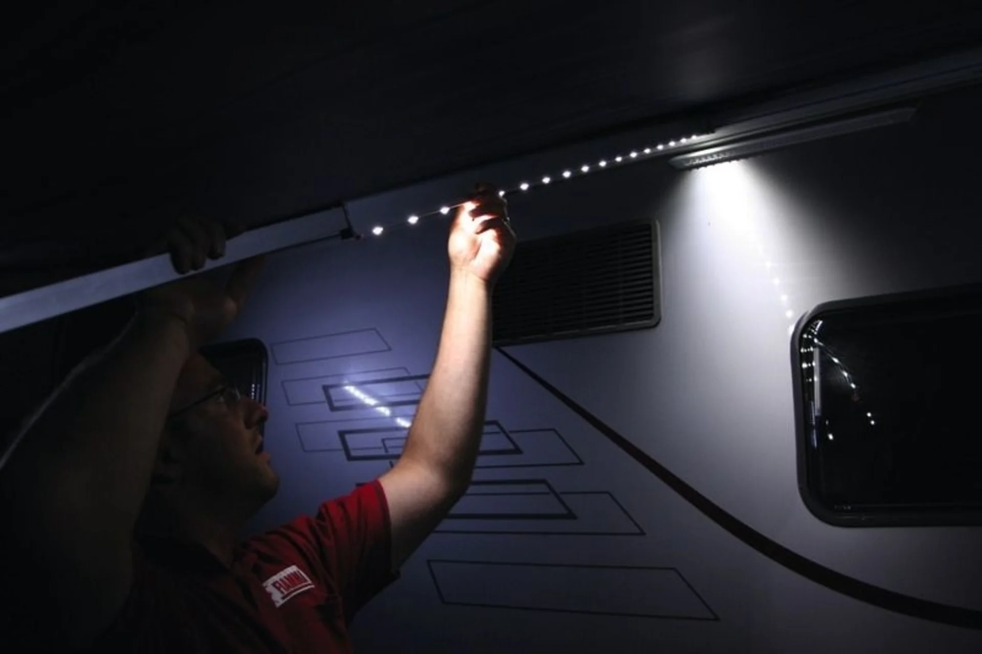 LED Spannstange für Fiamma Markisen F45 und F65