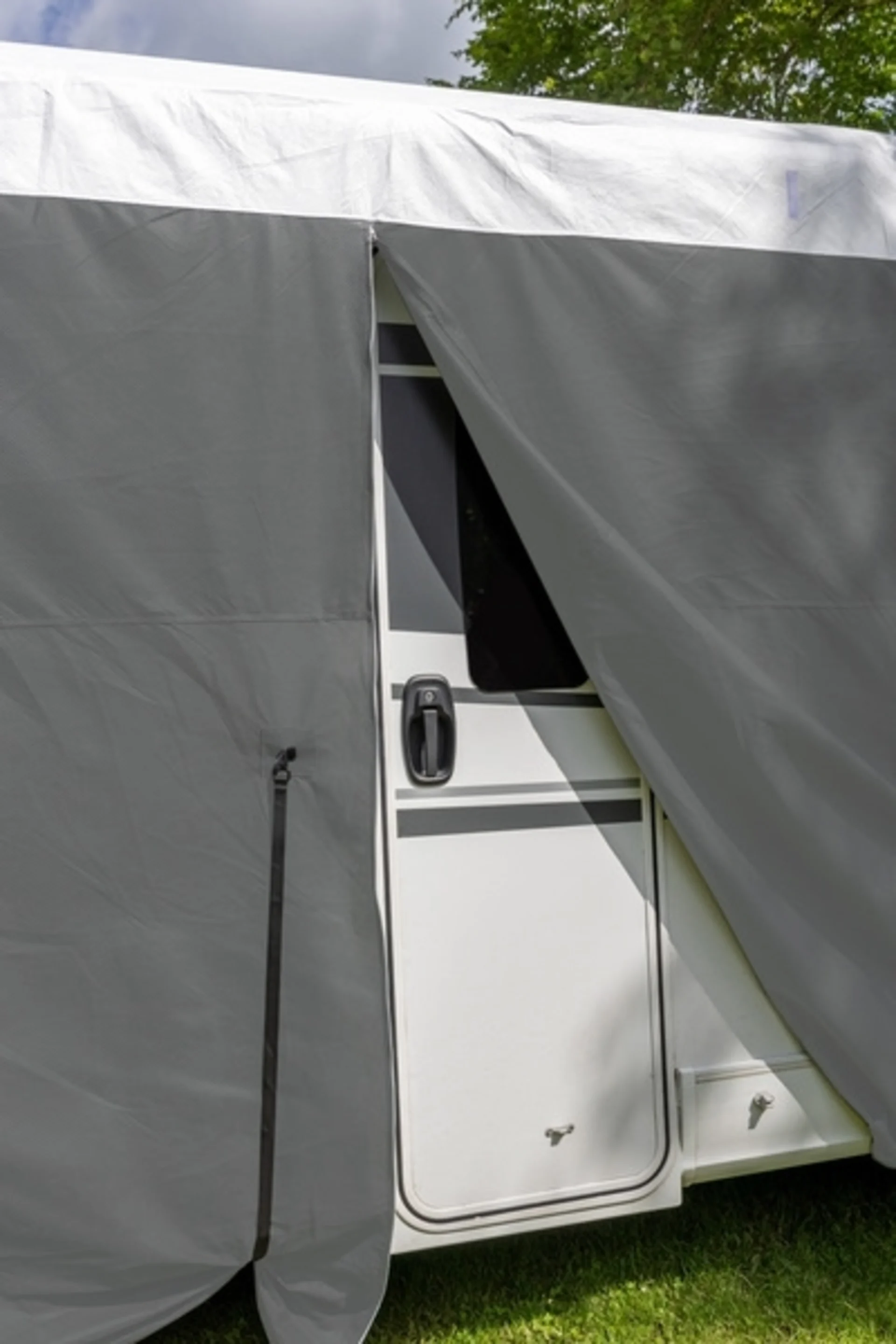 Reisemobil Schutzhülle L700cm B240cm H270cm, grau, TYVEK