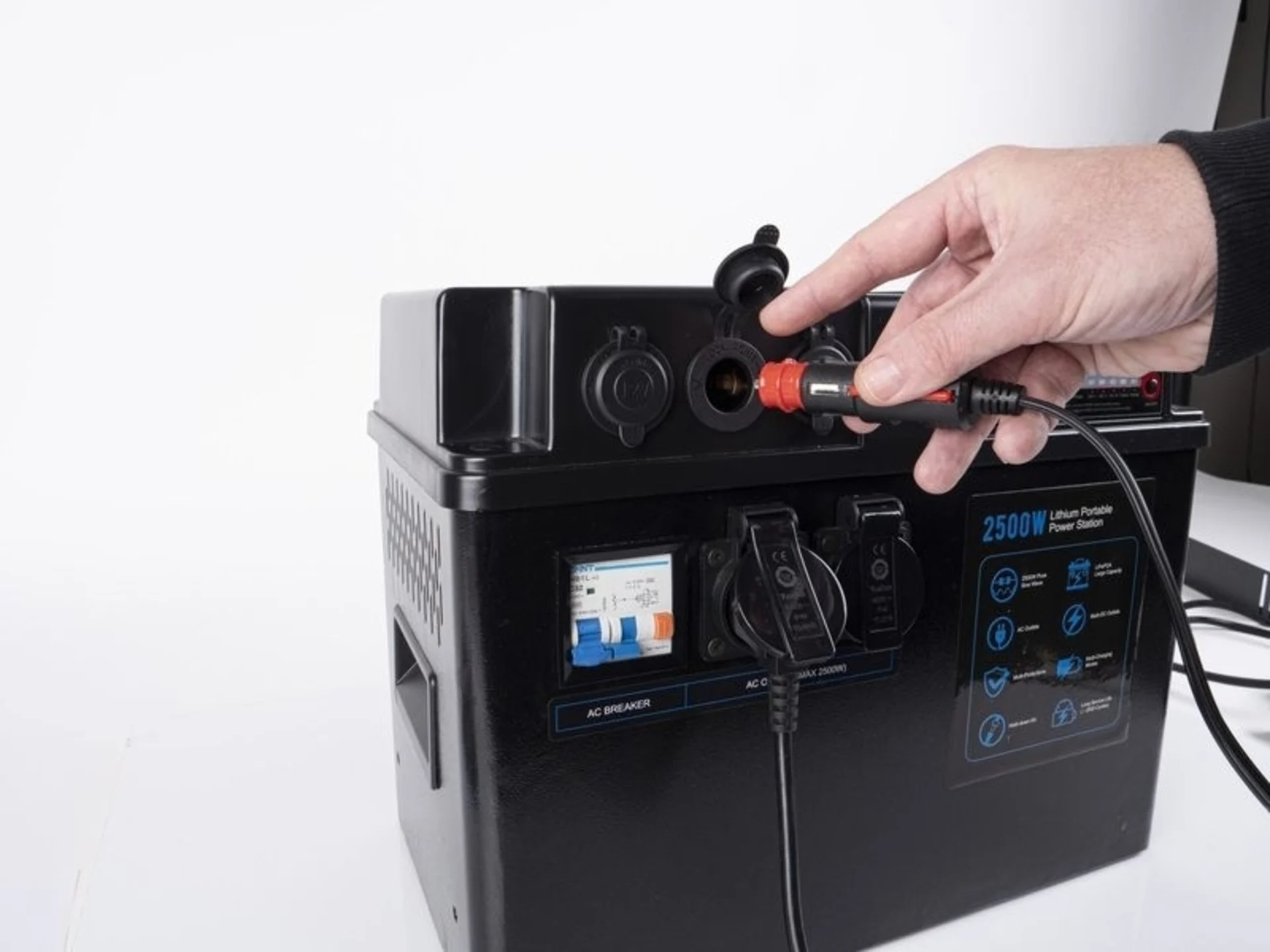 LithPowerUnit 80 - Multifunktionale Power Unit mit 1024 Wh LiFePO4 Batterie, Sinus-Wechselrichter 1000 W und MPPT-Solarregler