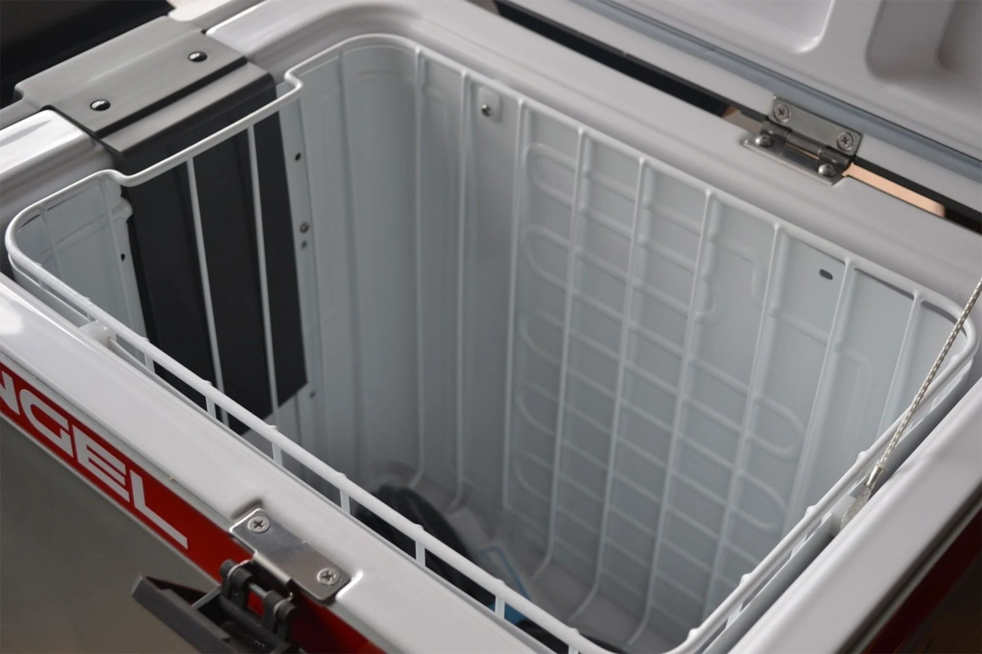 Engel MR040F Glacière à compresseur 40 litres avec contrôleur de batterie