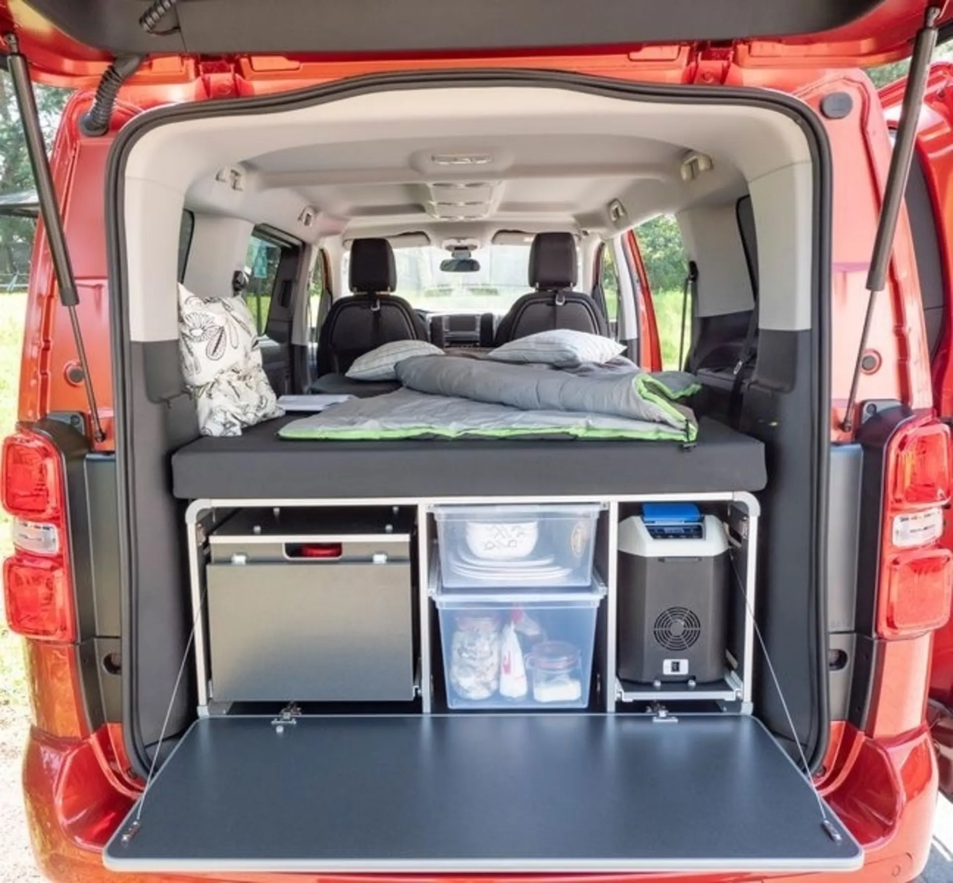CampingBox M rehausse le lit pour une surface de couchage de 195x120 cm