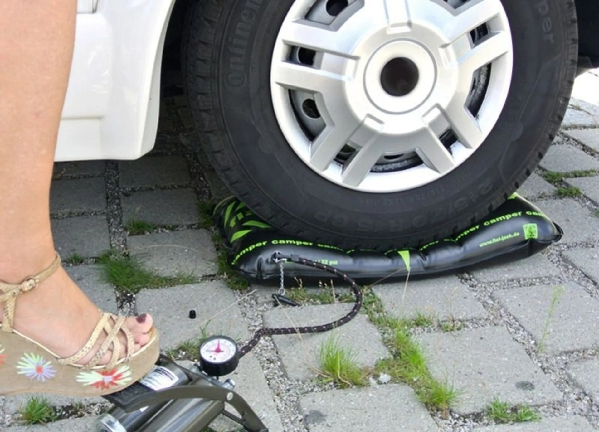 Flat-Jack Camper Reifen-Luftkissen für bis zu 255mm breite Reifen mit Standplattenschutz