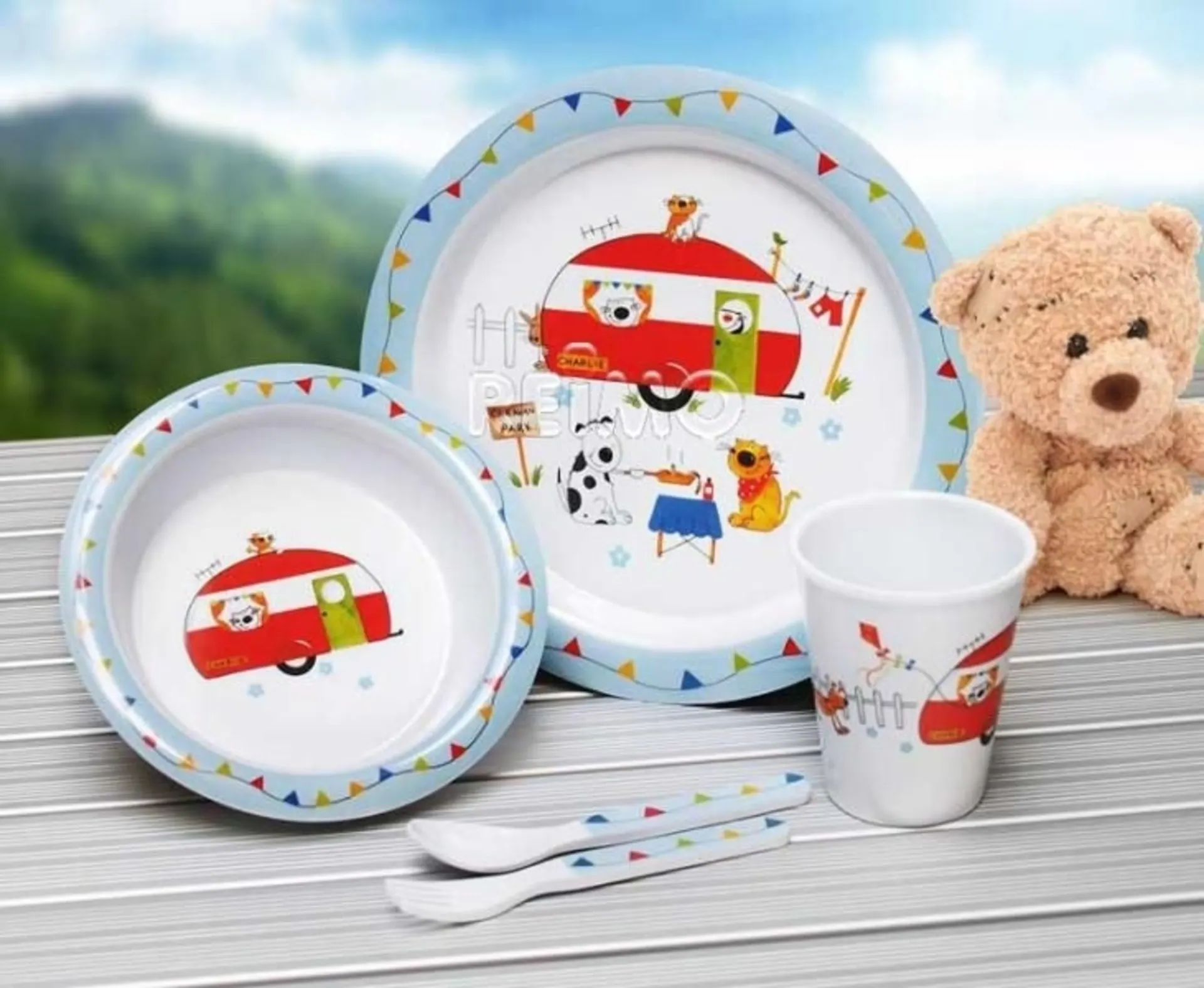 Set de vaisselle pour enfants en mélamine Camp4 avec motif de caravane