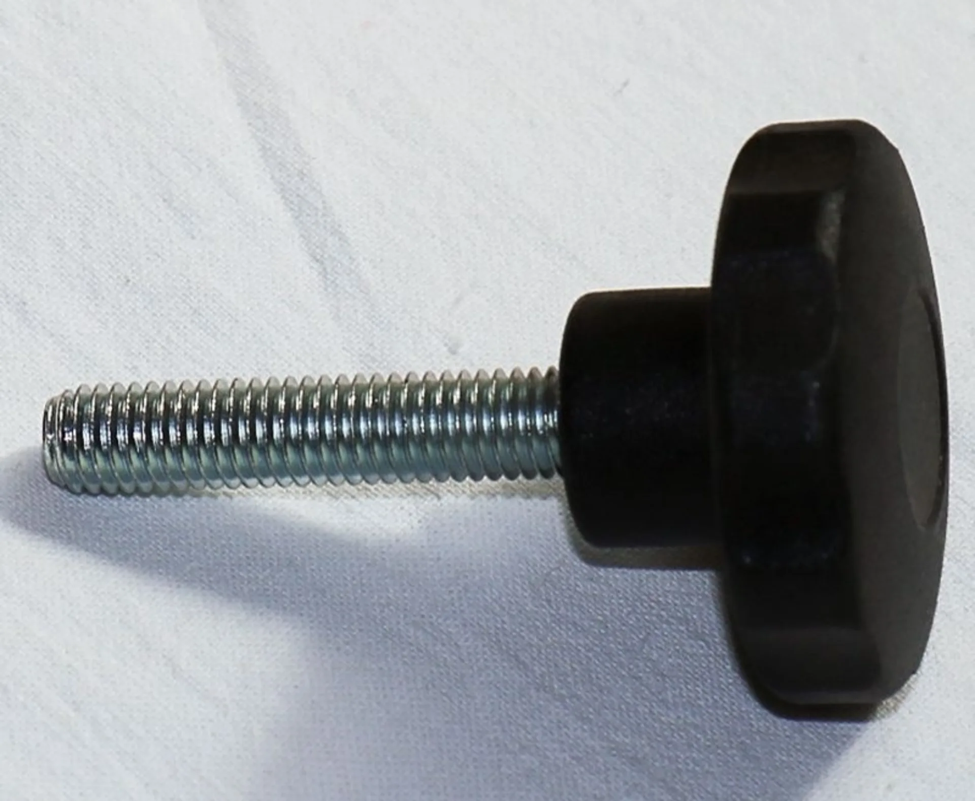 Kunststoff-Sterngriff M8x40 schwarz