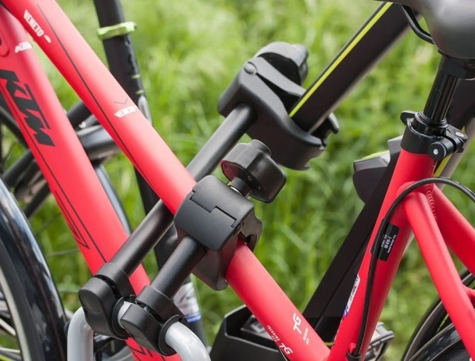 Abschliessbarer Rahmenhalter für Fahrradträger