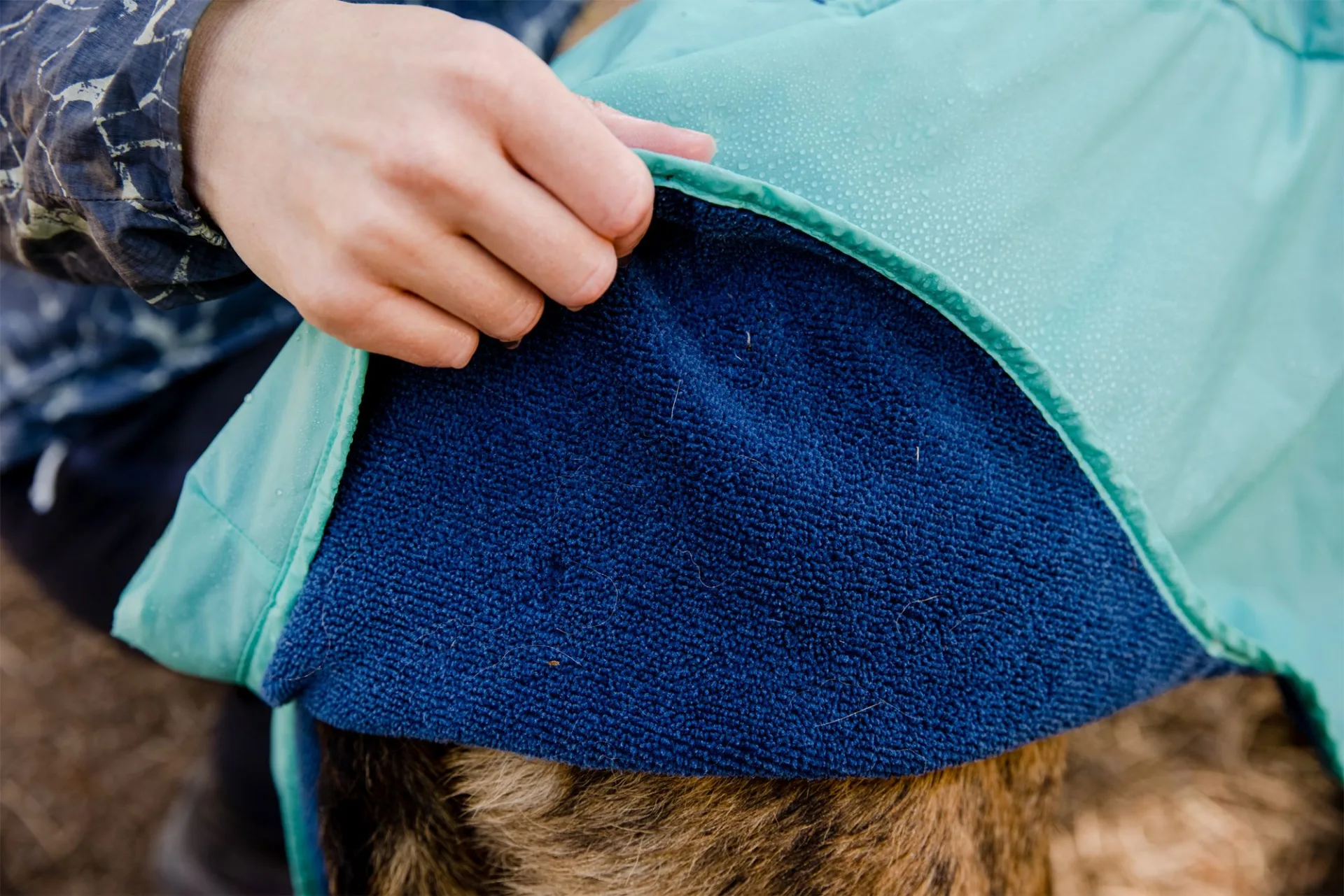 Ruffwear Dirtbag Hundehandtuch Aurora Teal M