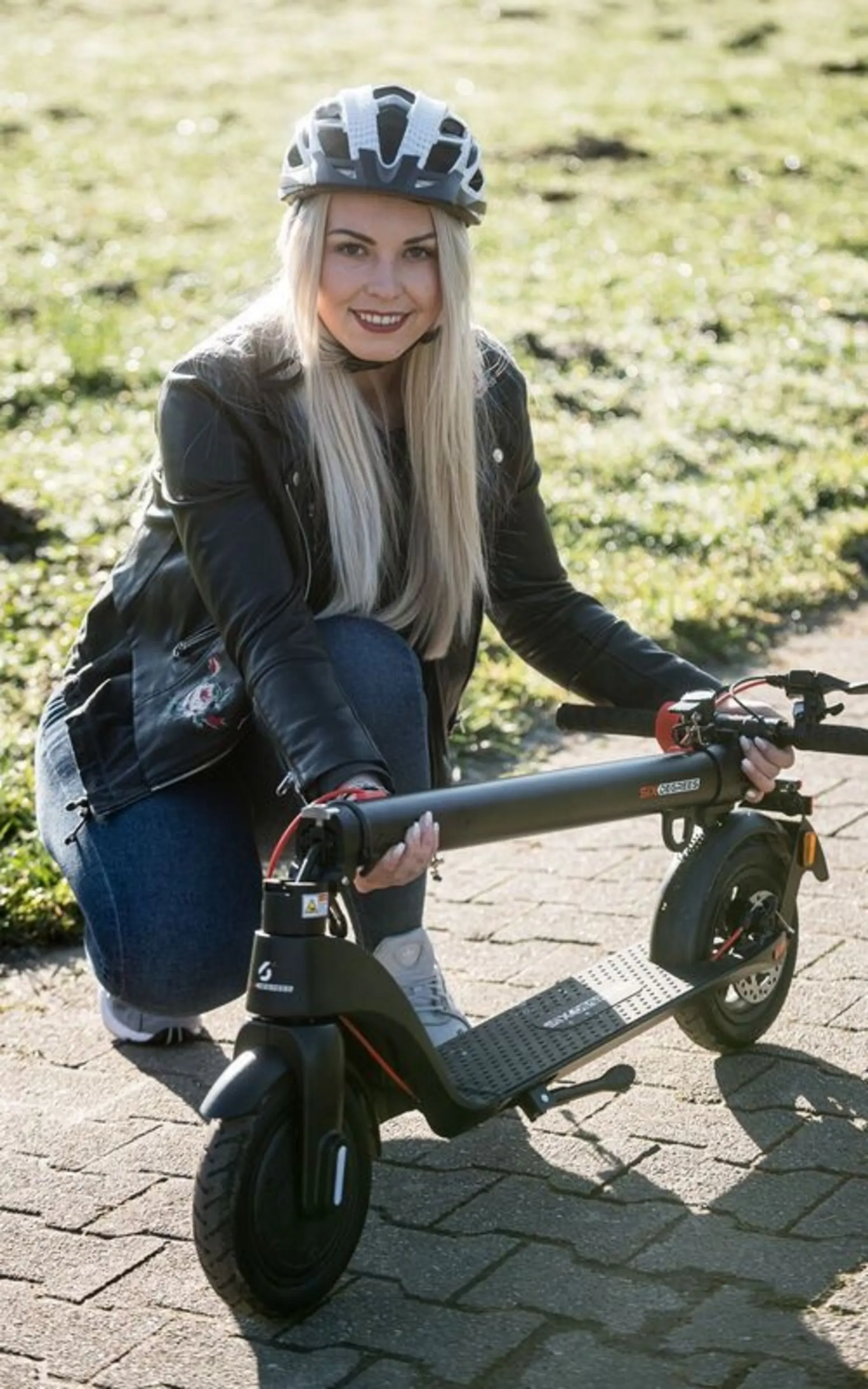 Six Degrees VELO E7 klappbarer E-Scooter / Elektroroller mit Straßenzulassung
