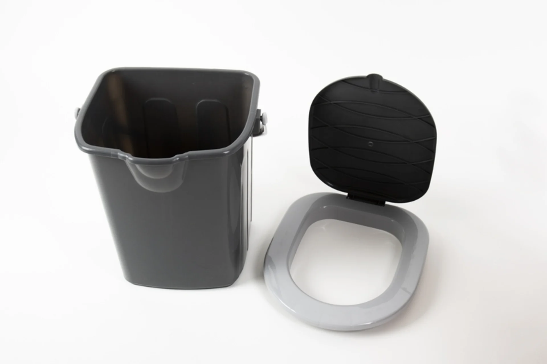Mobile Eimertoilette - Mit Deckel