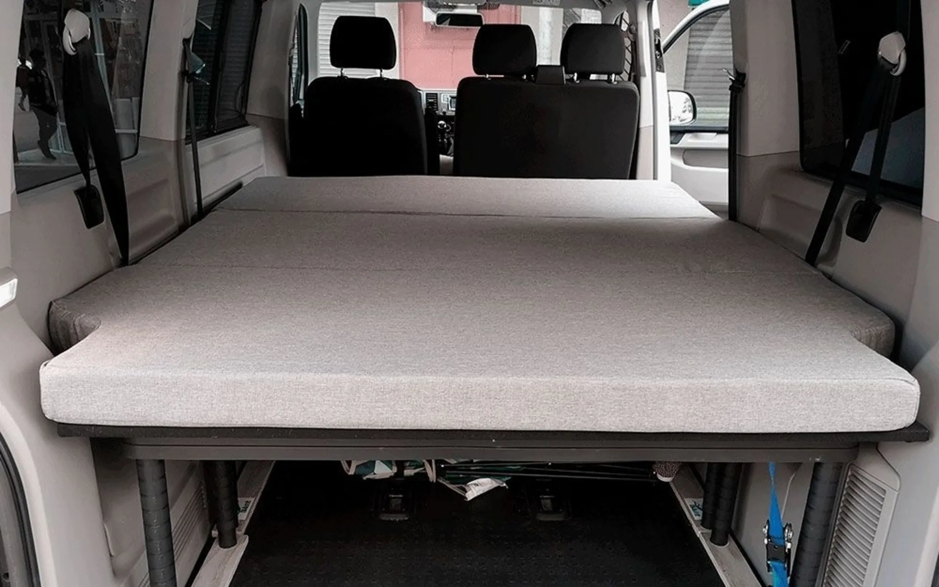 K`Foam Faltmatratze für Hinterraum VW T5 / T6 / T6.1 Multivan, Caravelle und California Beach