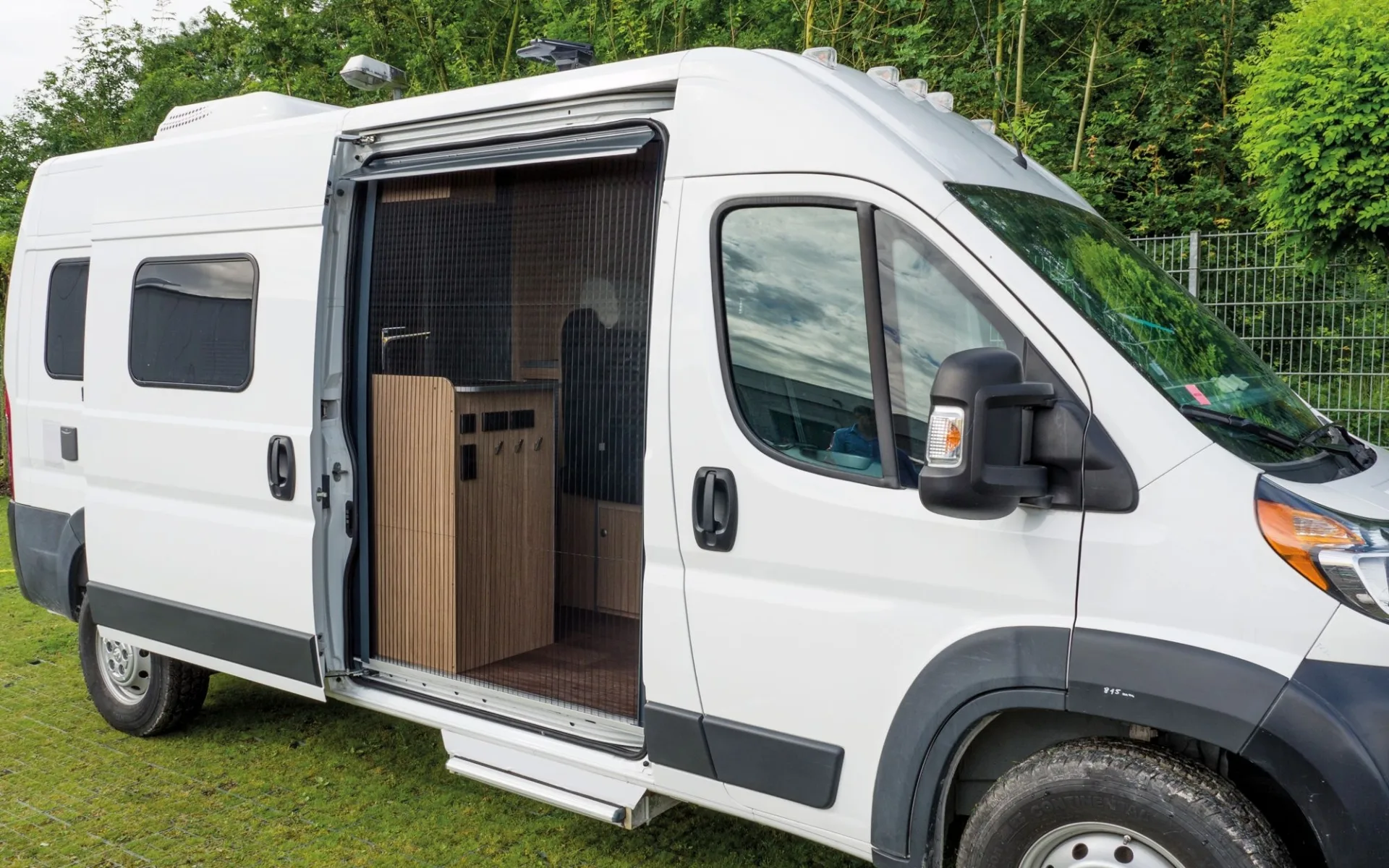 Remis REMIcare Moustiquaire de porte avec rail de table pour Fiat Ducato X250 / X290 1435 x 1250 mm Remis REMIcare Moustiquaire de porte avec rail de table pour Fiat Ducato X250 / X290 1435 x 1250 mm
