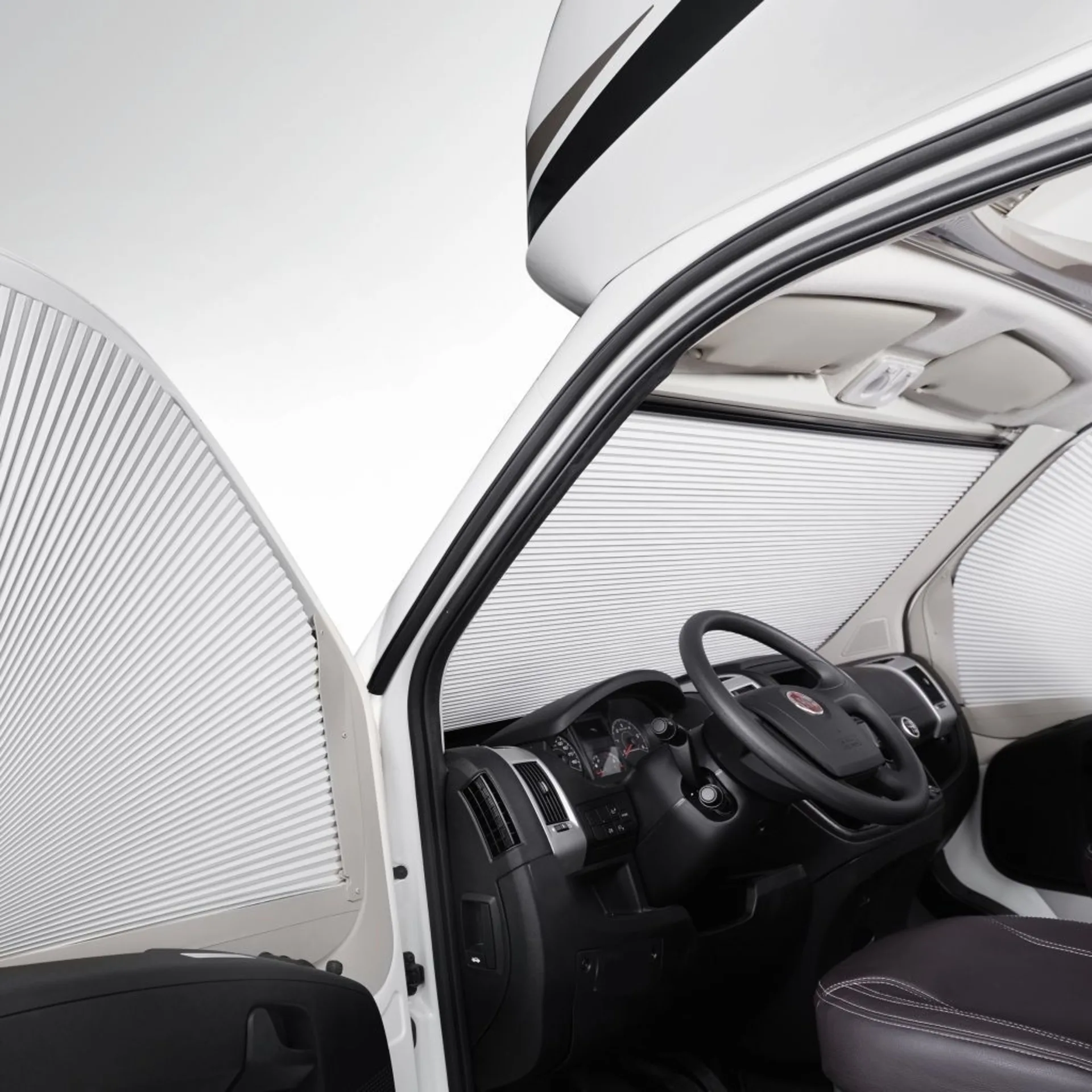 Dometic FP300 Verdunkelungssystem mit Frontscheibenrollo für Fiat Ducato