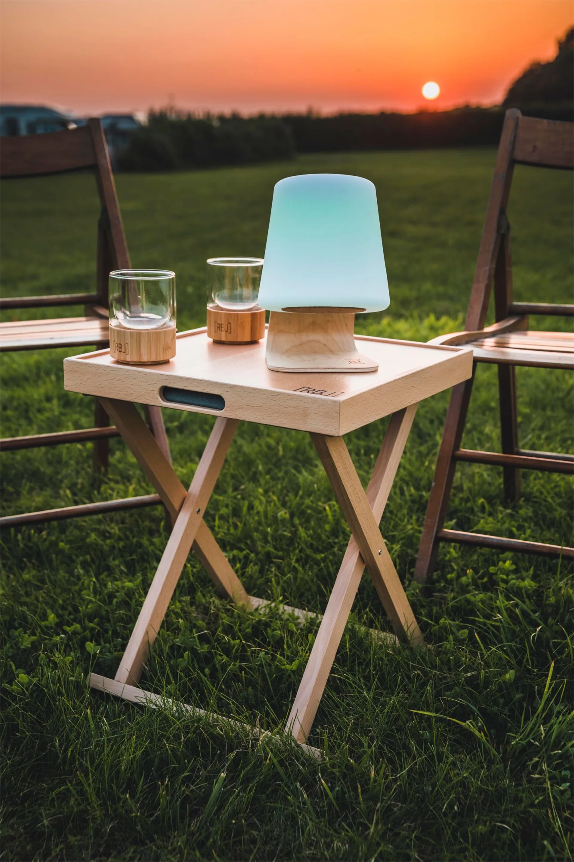 Lampe de table d'extérieur Rebel avec haut-parleur Bluetooth et batterie rechargeable