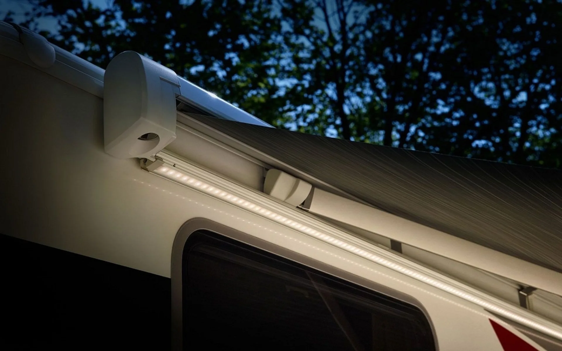 Rail de montage pour tente / LED Thule pour Omnistor 5200