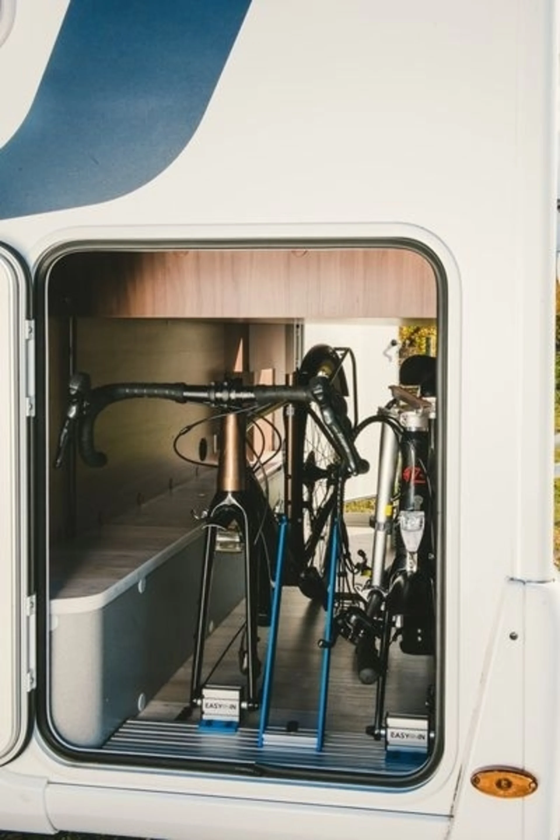 EASYIN Fahrradträger mit einer Radstütze