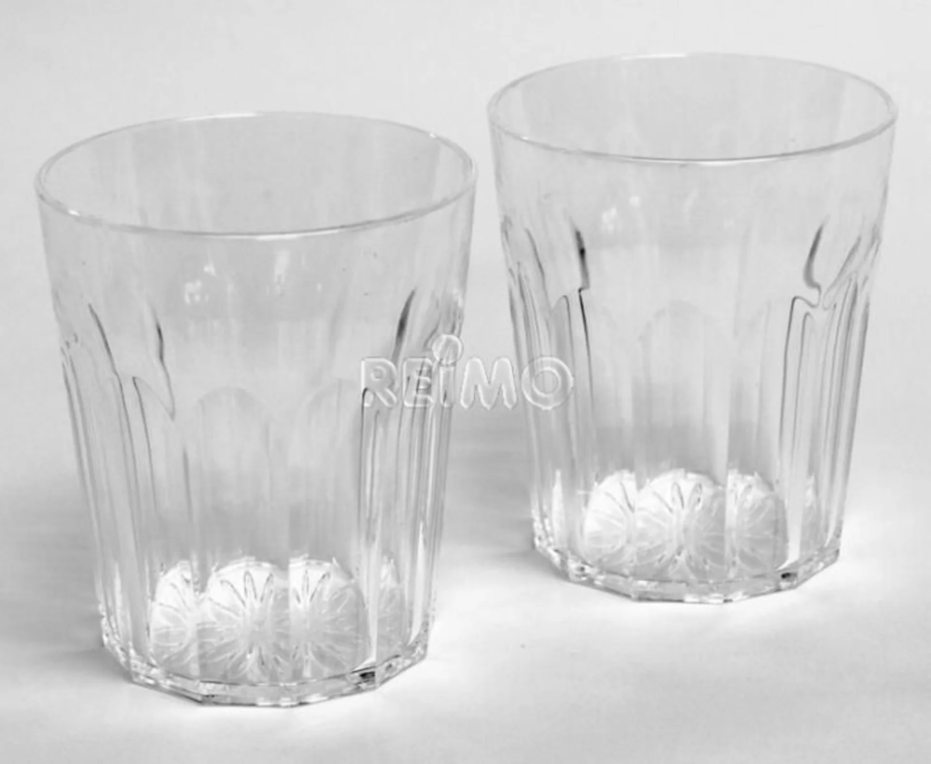 Camp4 Polycarbonat Becher mit Facettenschliff, 300ml, Durchmesser 8cm x Höhe 9cm