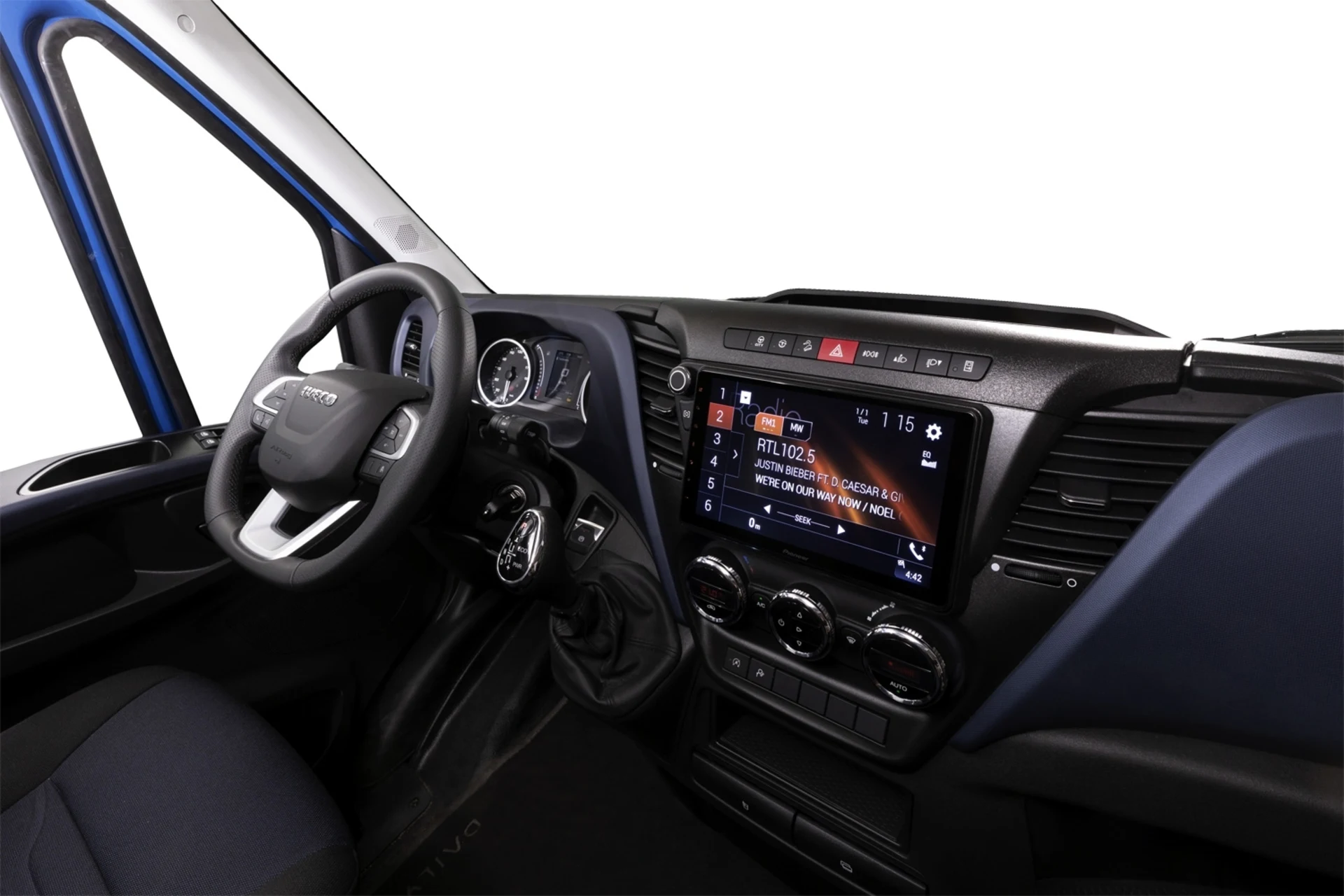 Pioneer AVIC-Z1000 DAB+ Multimediasystem inkl. Bluetooth 9 Zoll Iveco Daily LF3