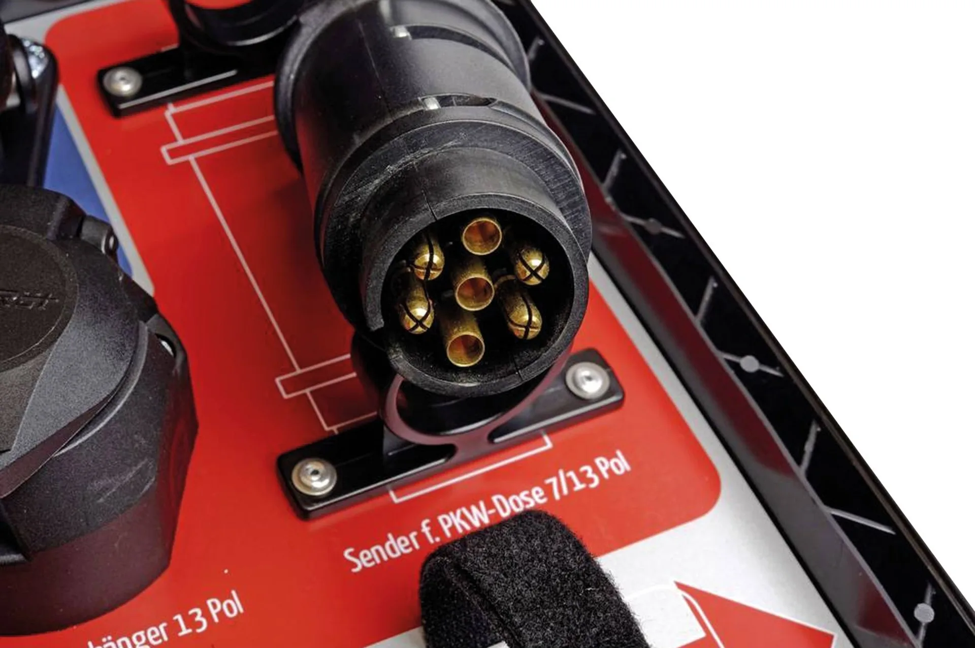 Coffret de contrôle pour véhicules tracteurs et remorques 12/24 V