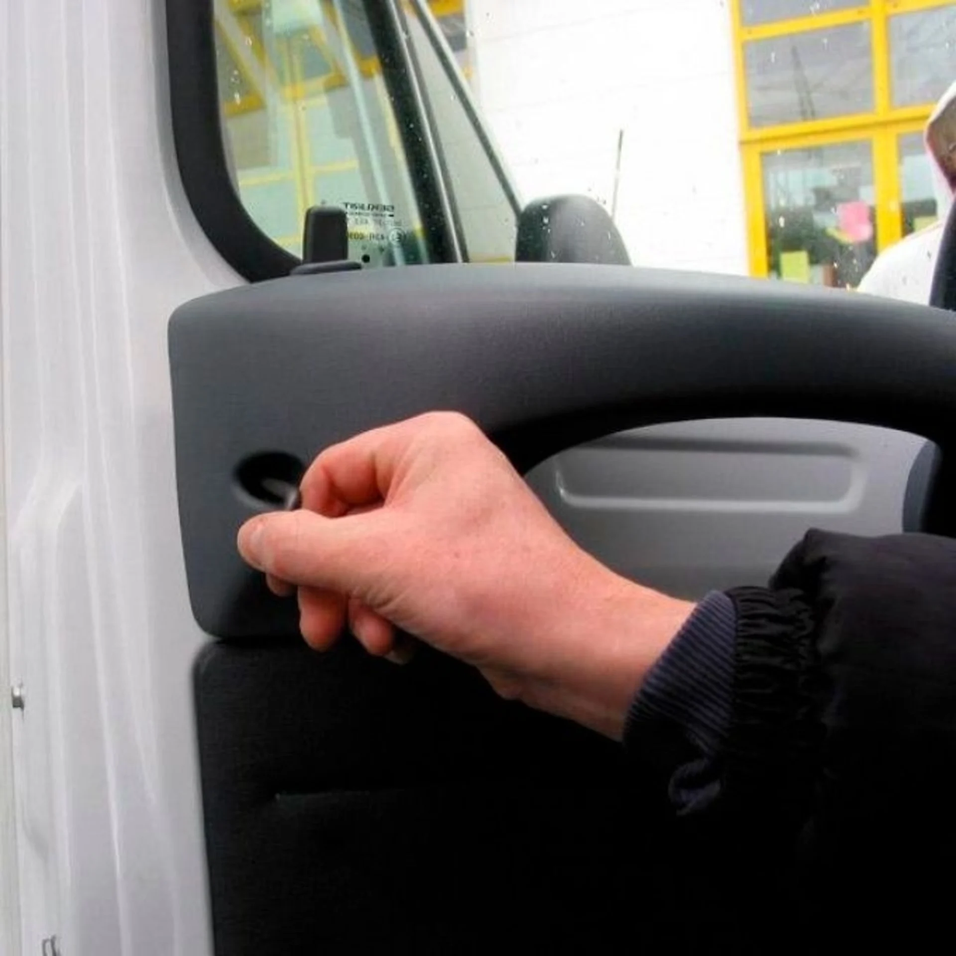 Serrure à pêne dormant HEOsafe pour portes de cabine (Fiat Ducato 244, Peugeot Boxer, Citroën Jumper 2002 - 2006)