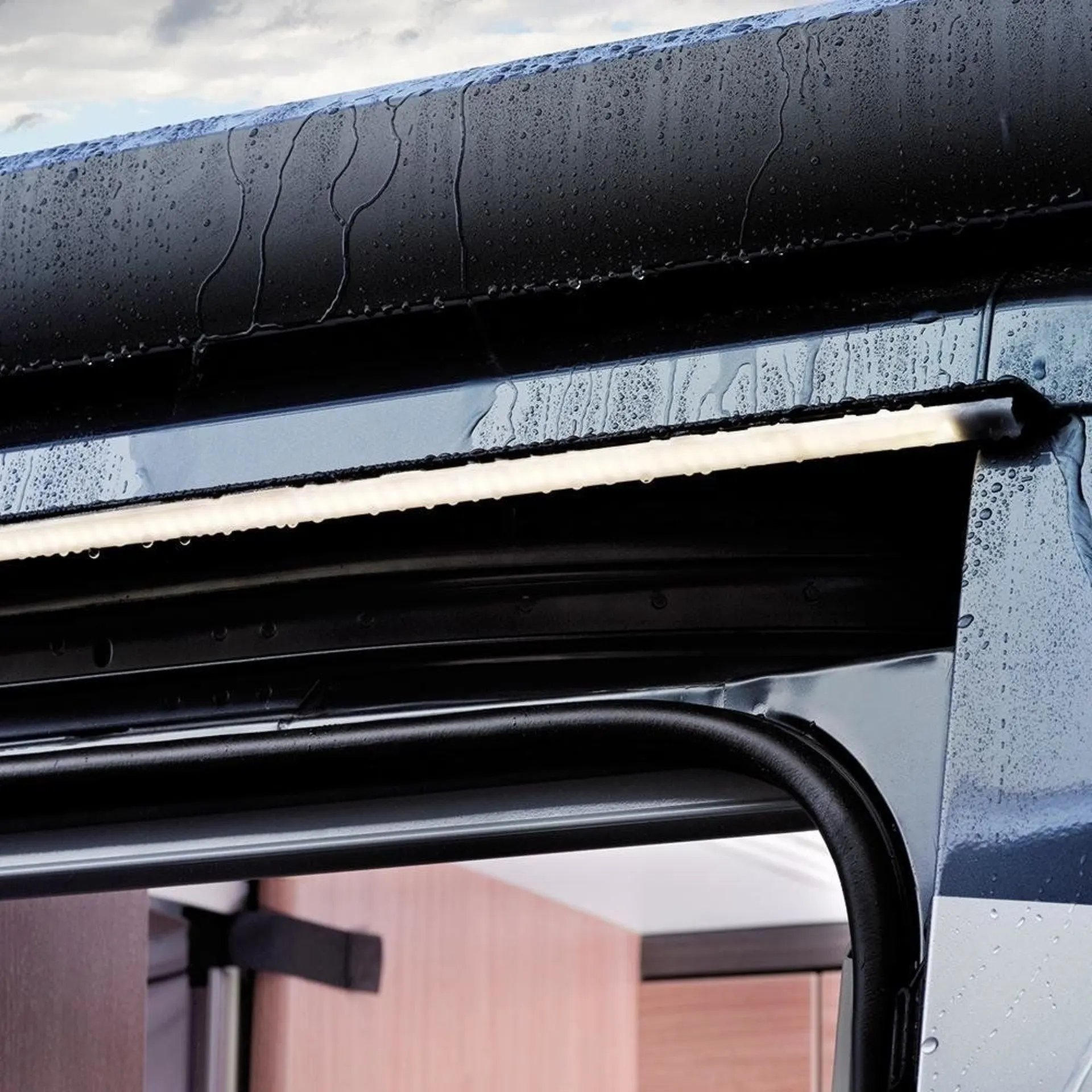 Gouttière à LED Dometic RainTec RT 100