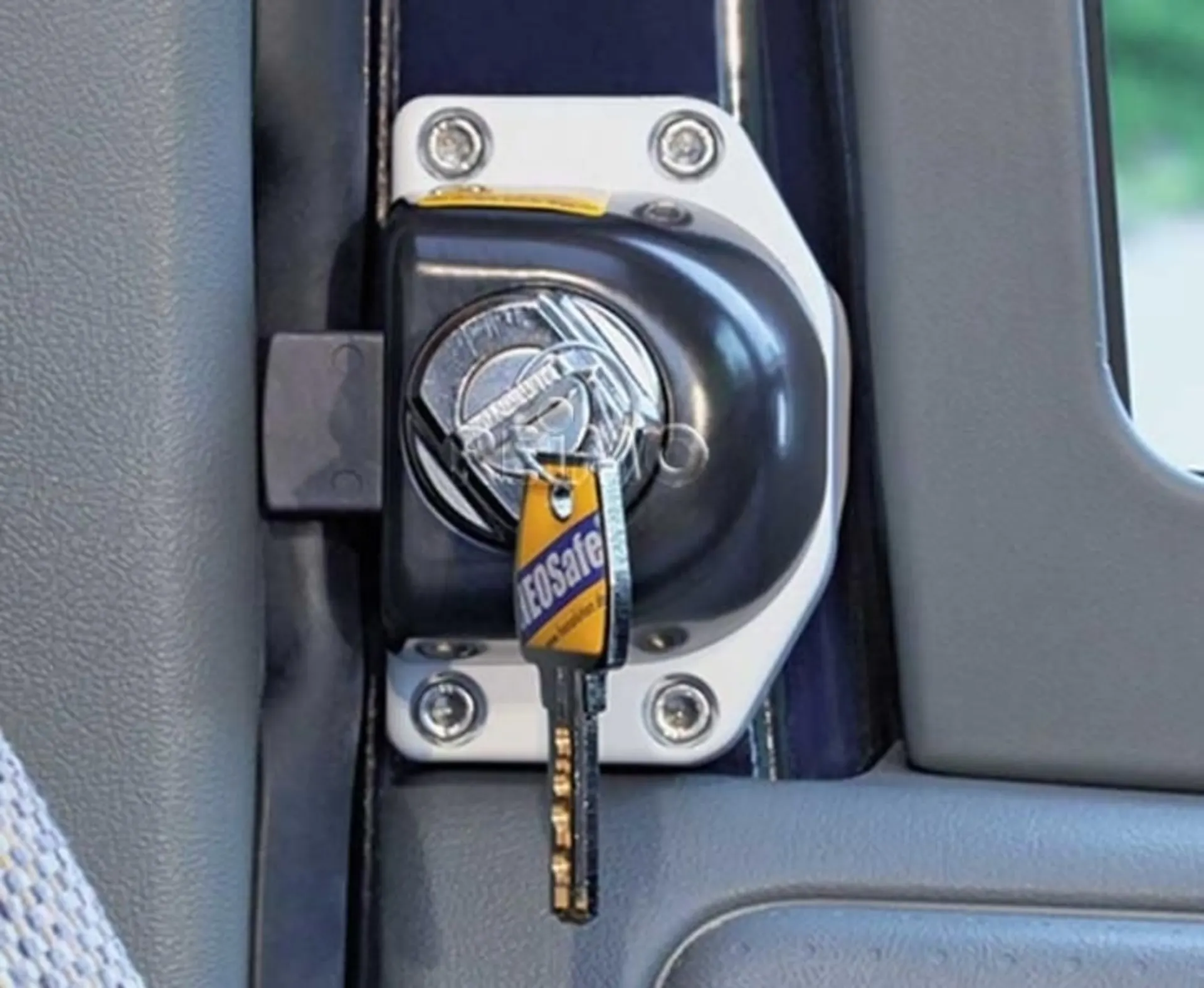 HEOsafe Riegelschloss für Fahrerhaustüren (Ford Transit 2006 - 2013)