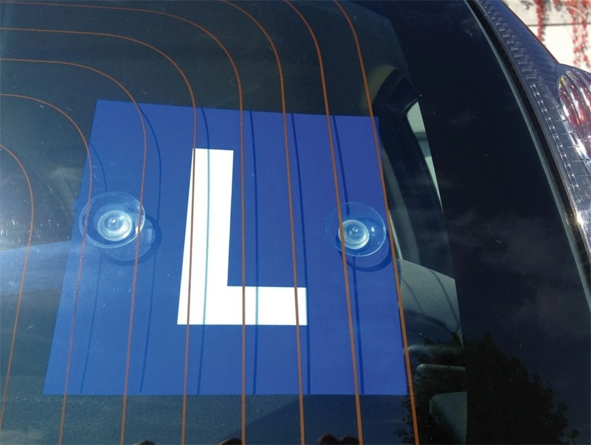 L-Schild mit Saugnapfbefestigung für PKW