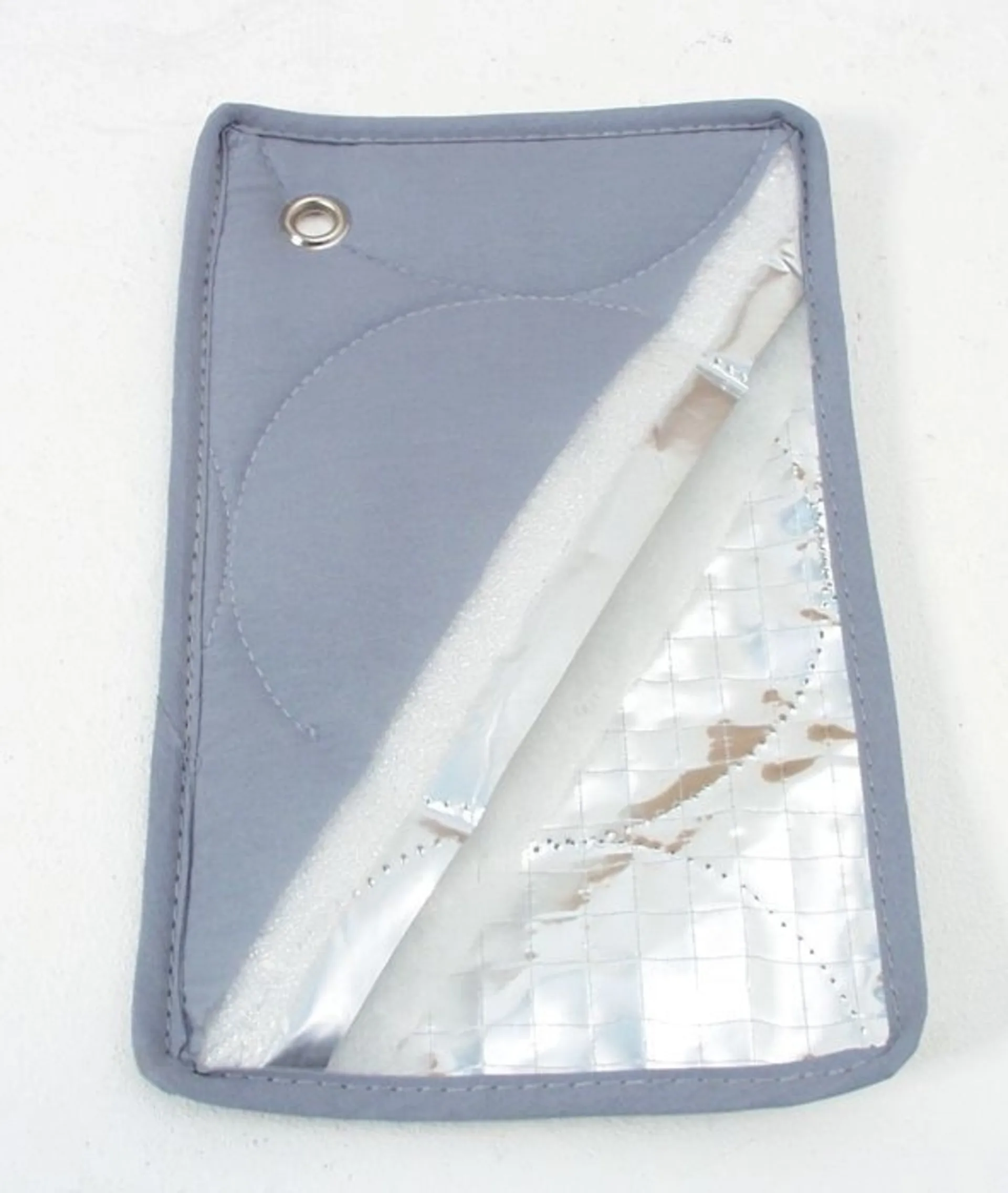 Neunlagiges Isoliermaterial, cre creme, lfm
